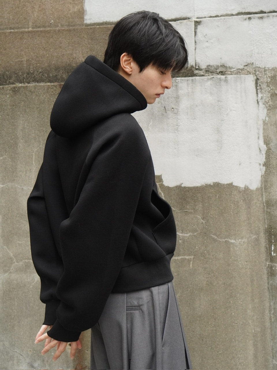 東京店WEB限定受注制【Chikashitsu +】cropped zip hoodie / 【チカシツプラス】クロップドジップフーディー (2color)