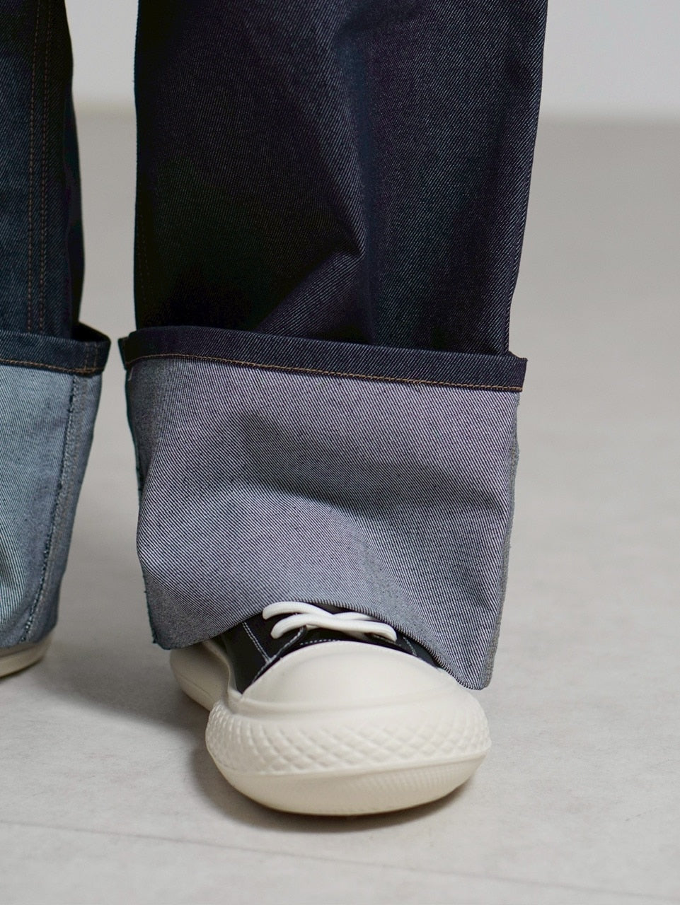 受注制【Chikashitsu +】volume toe sneaker / 【チカシツプラス