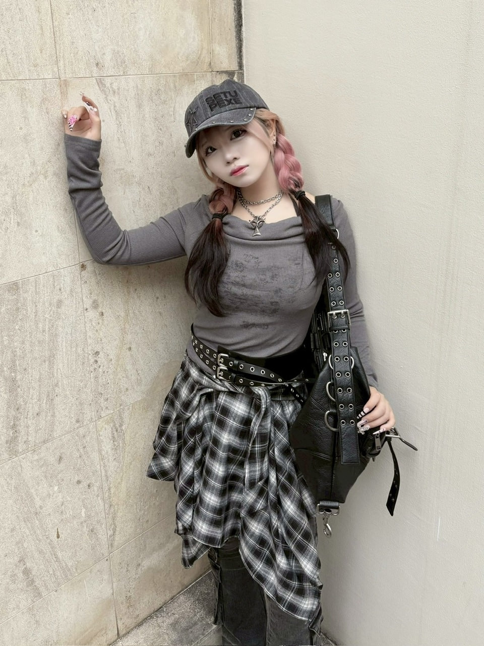 仙台に着画お願いしている。【Never mind the XU】loose fit long sleeve / 【ネバーマインドザエックスユー】ルーズフィットプリント長袖Tシャツ (3color)