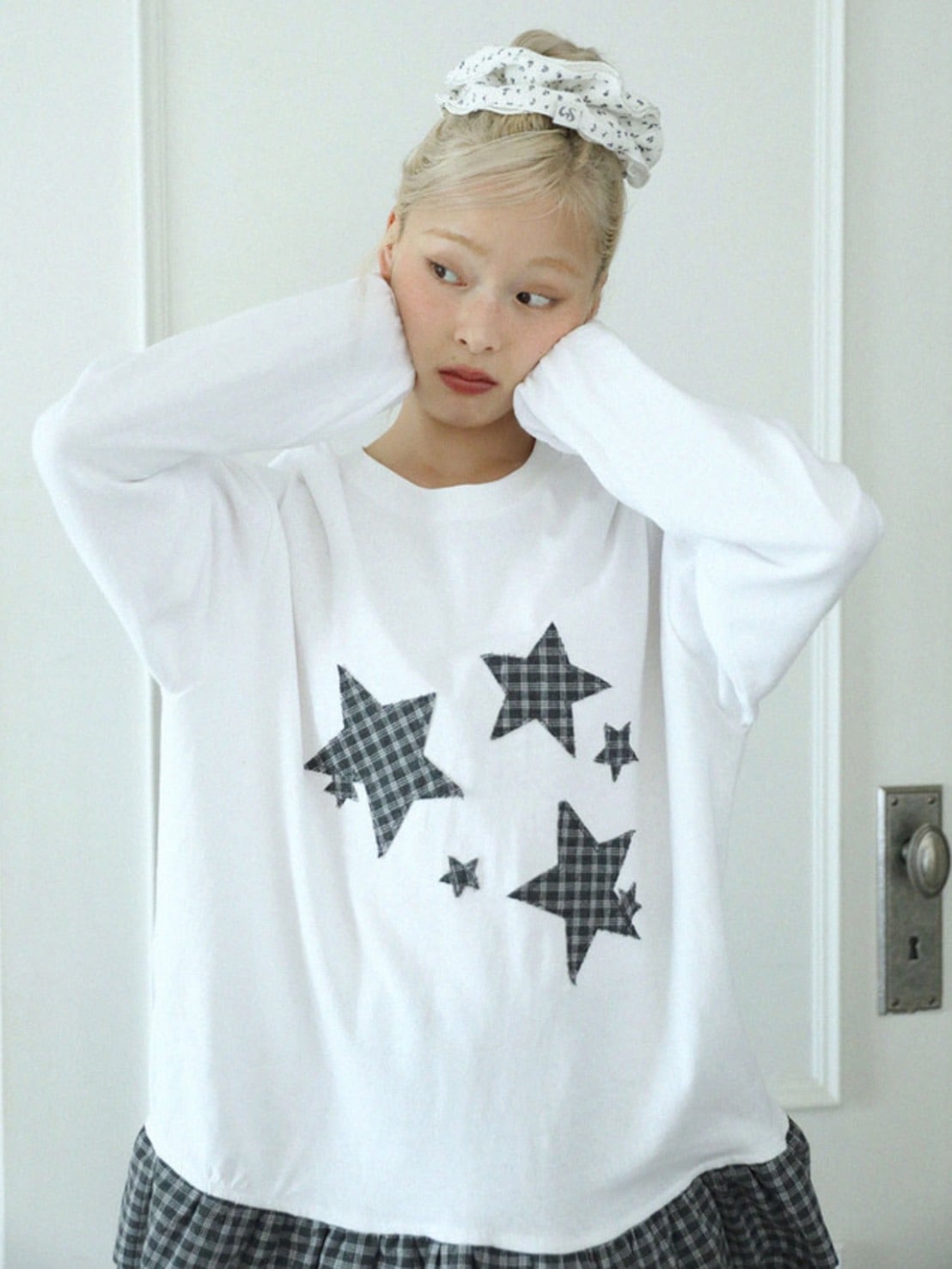 12/21 20:00 再販【Uglyshadow】STAR FRILL LONGSLEEVED T-SHIRT