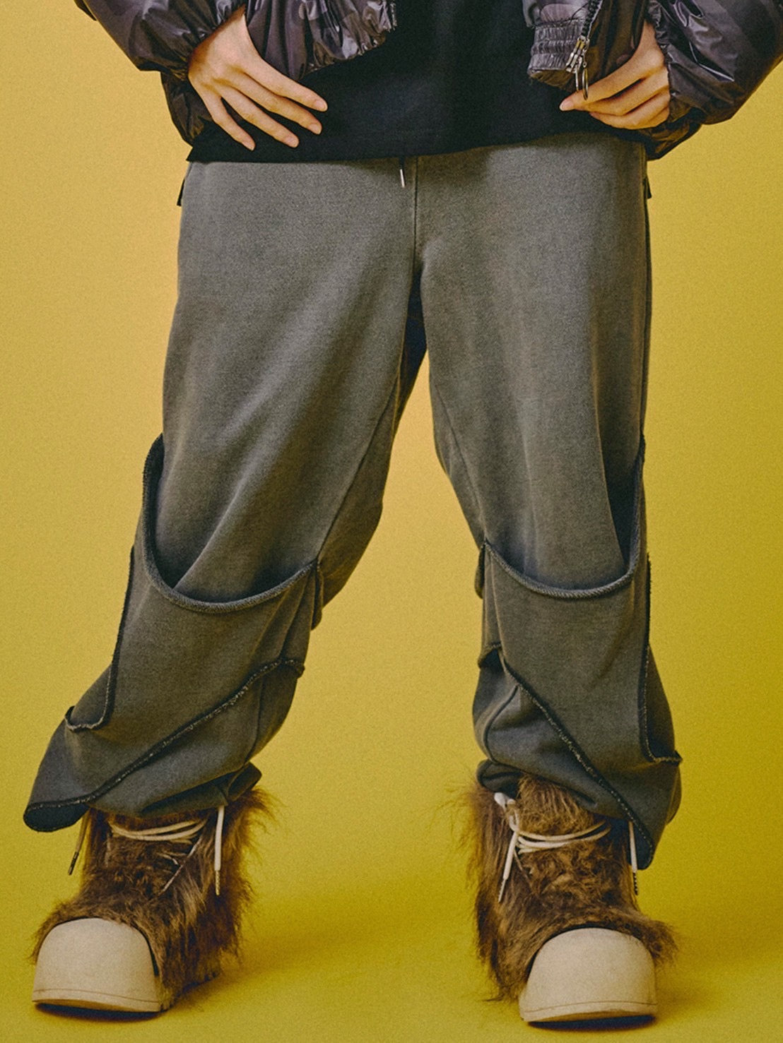 【GALFY】穴の向こうにわんちゃんスウェット