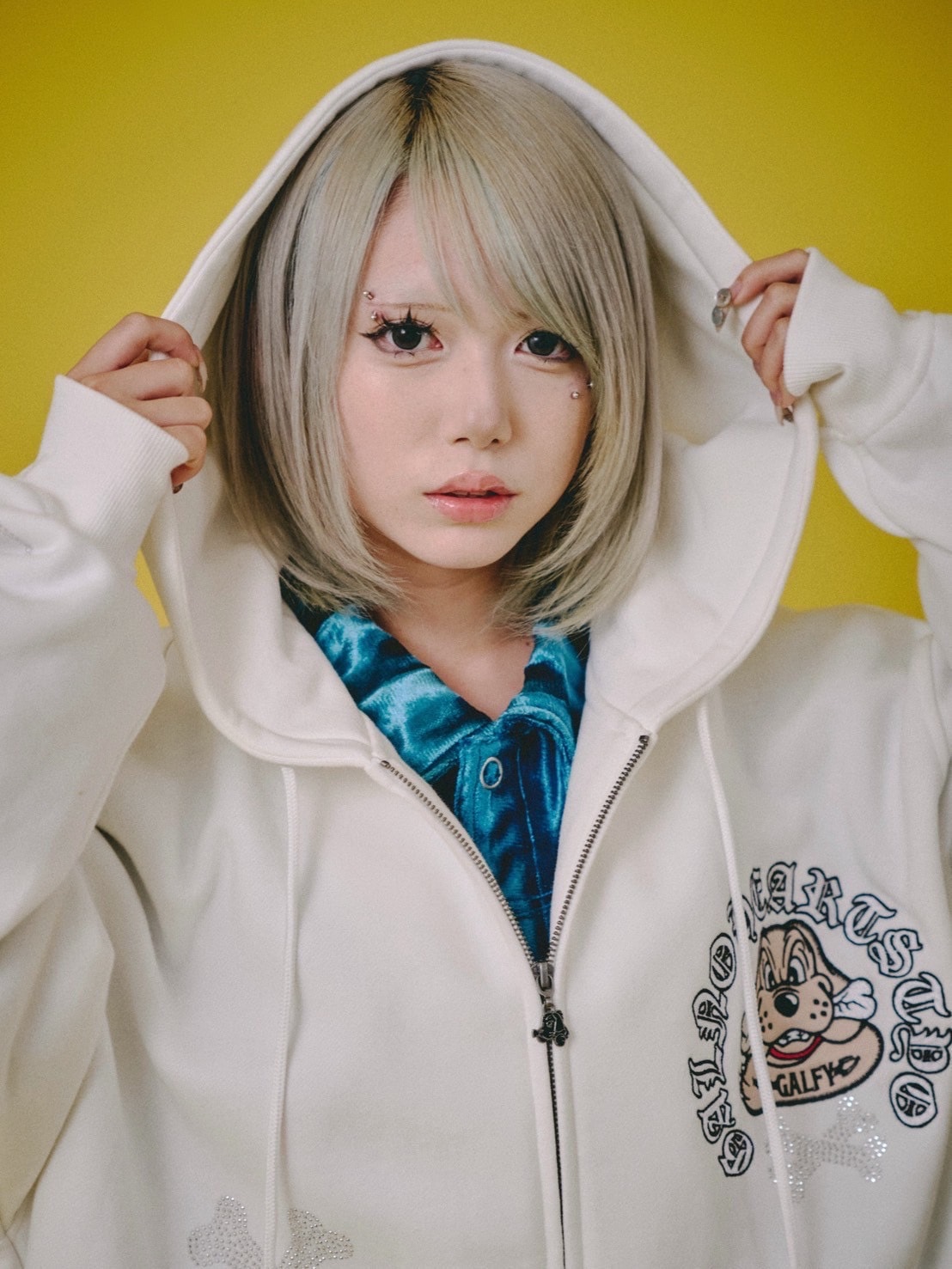 【GALFY】ピカピカ骨骨パーカー