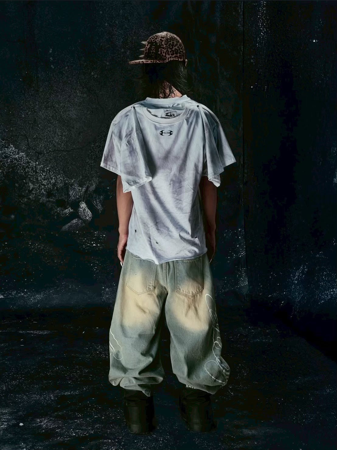 【Cozy world Wide】"CHAOS GIRL" WAXED T SHIRT / 【コージーワールドワイド】ロゴグラフィックウォッシュ半袖Tシャツ