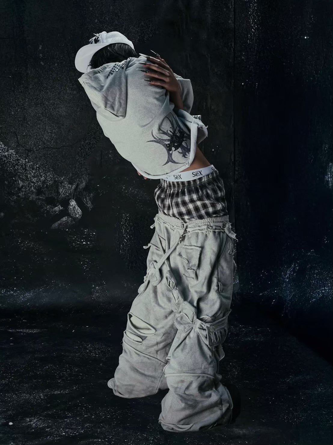 【Cozy world Wide】"BBY TECHBOI" MULTI POCKET SWEATPANTS / 【コージーワールドワイド】ポケットベルとダメージハーフパンツ