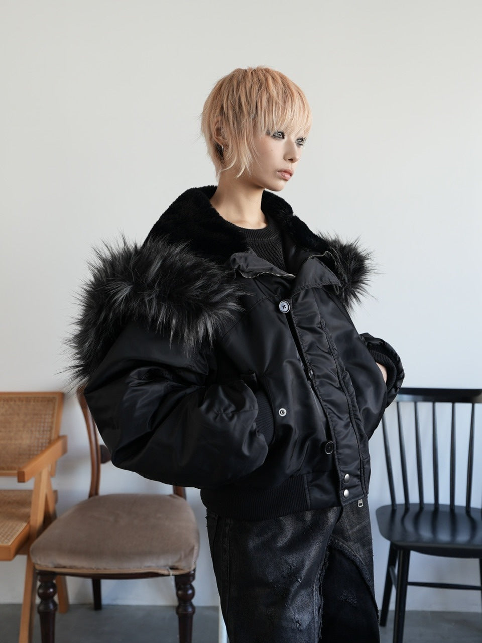 【CHIKASHITSU PLUS HIGH】N-2B cropped hood blouson (nylon)