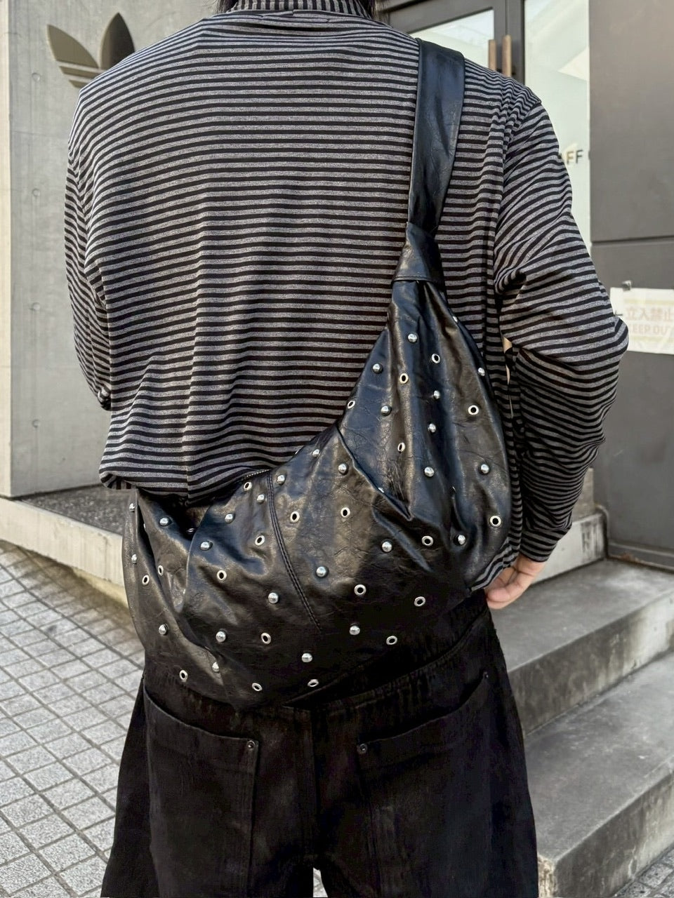 受注制【nmtc +】Eyelet leather bag / 【エヌエムティーシープラス】アイレットレザーバッグ