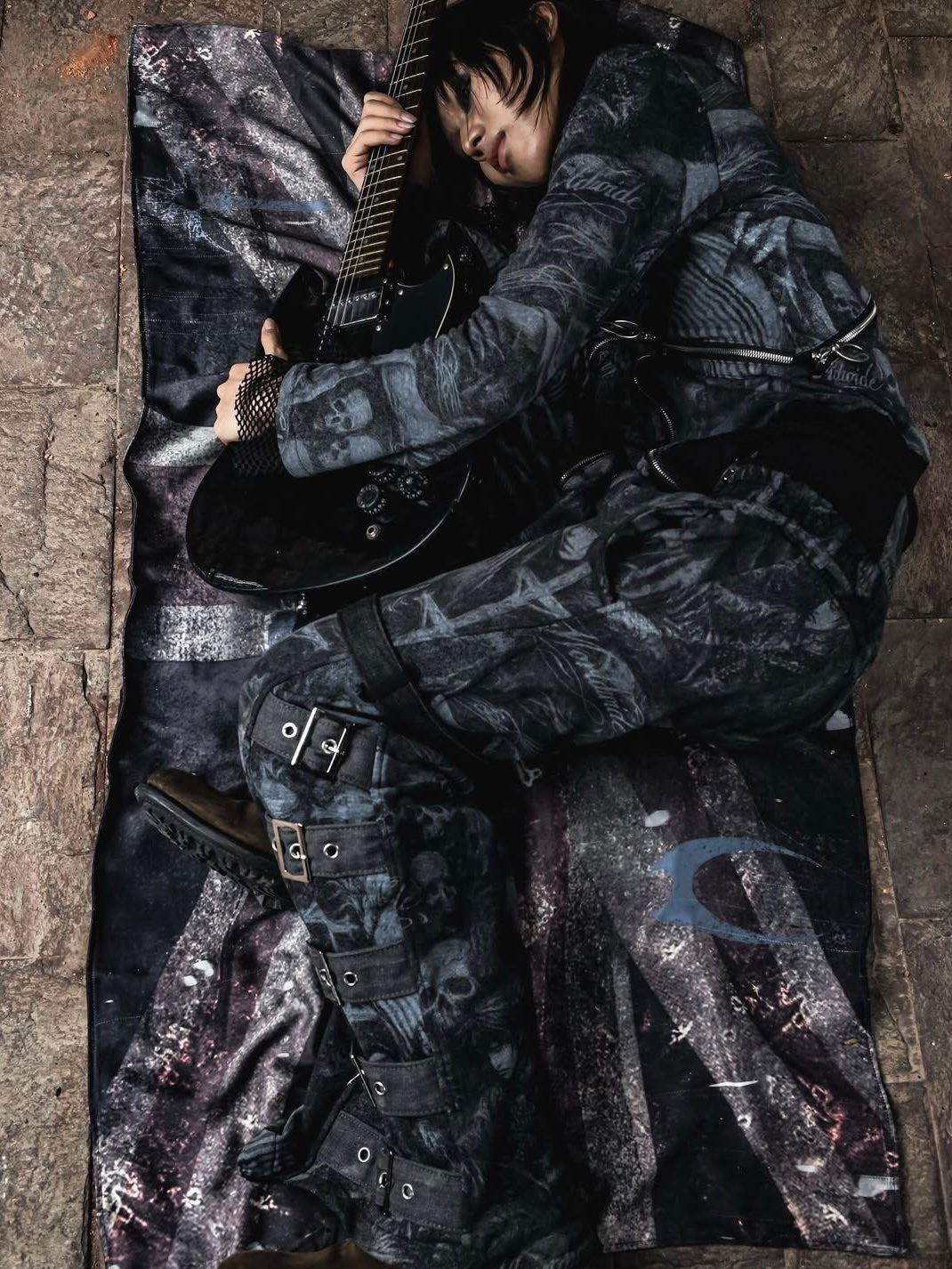 【Cozy world Wide】EPL GRAPHIC ZIP UP HOODIE