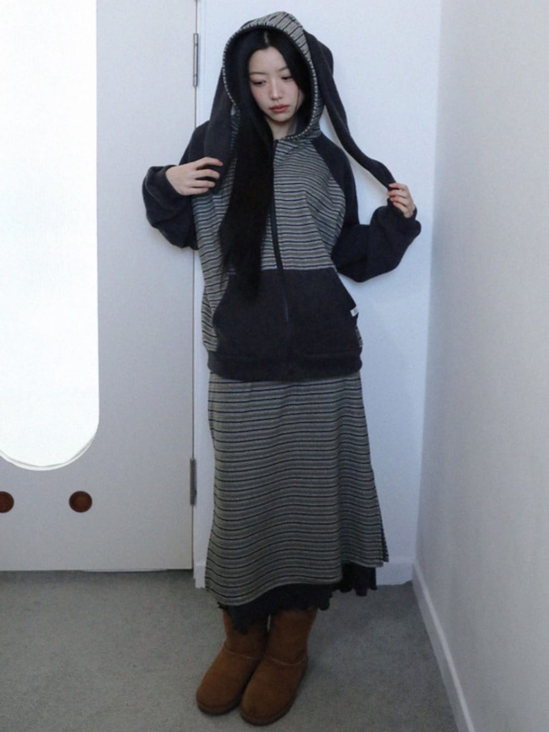 12/21 20:00 発売【Uglyshadow】STRIPED LAYERED SKIRT