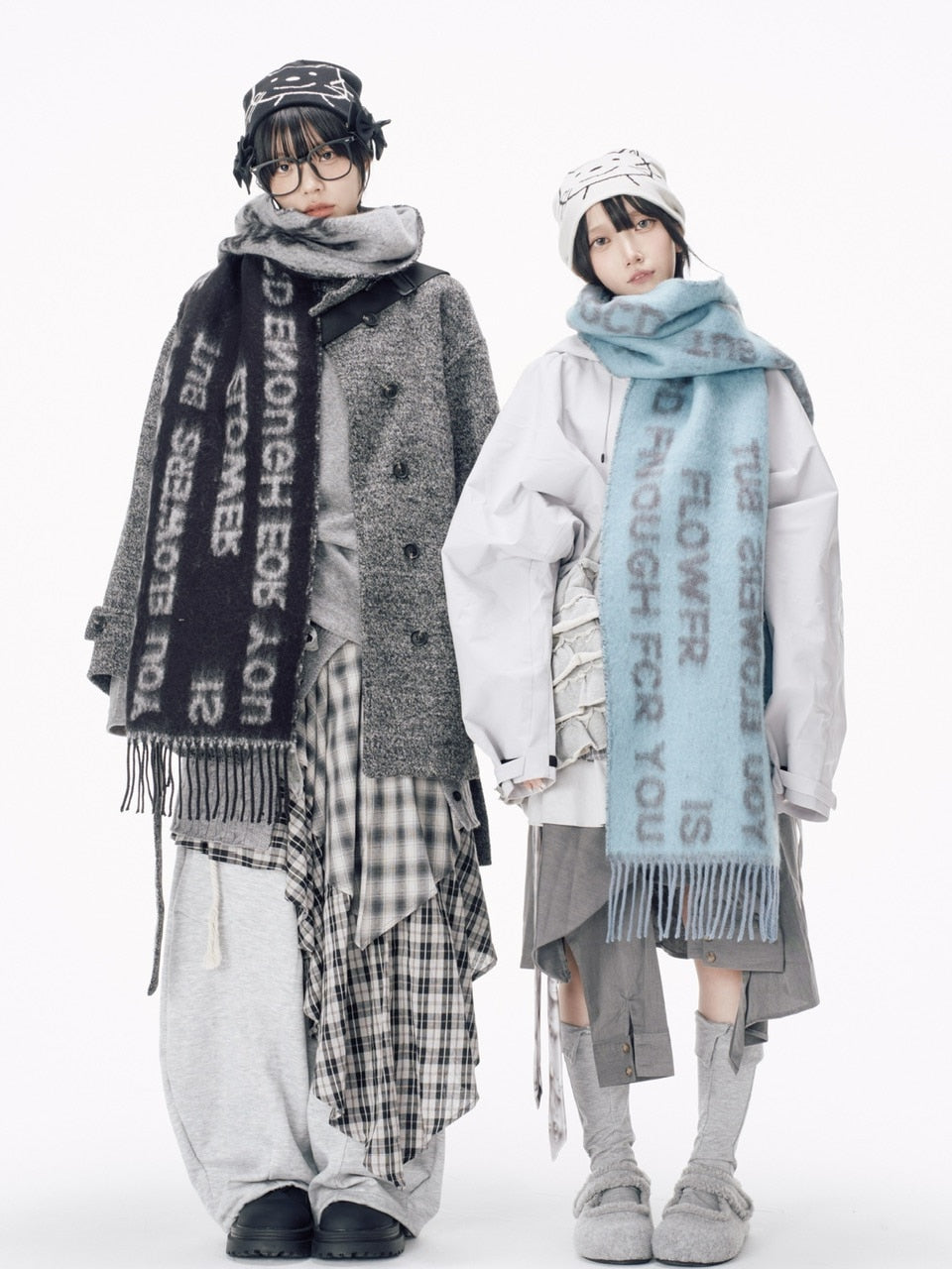 国際配送【Nerd out XU】lettering shaggy muffler (2color)