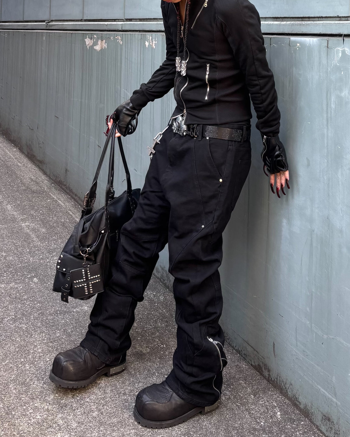 受注制【Never mind the XU】CUTOUT ZIPPER BOOTCUT DENIM (2color)