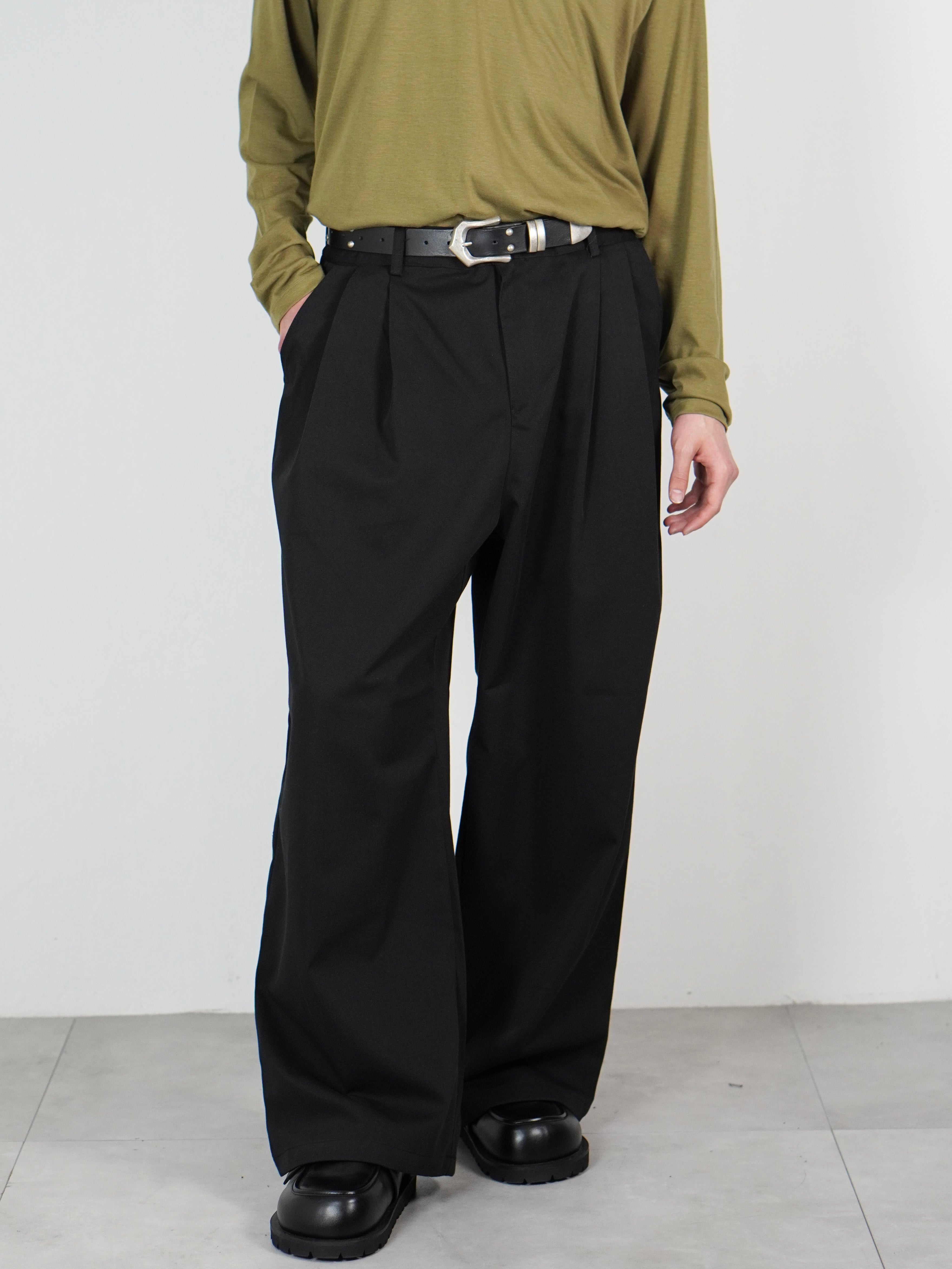 4/10 20:00発売 受注制【Chikashitsu +】2 tuck straight slacks