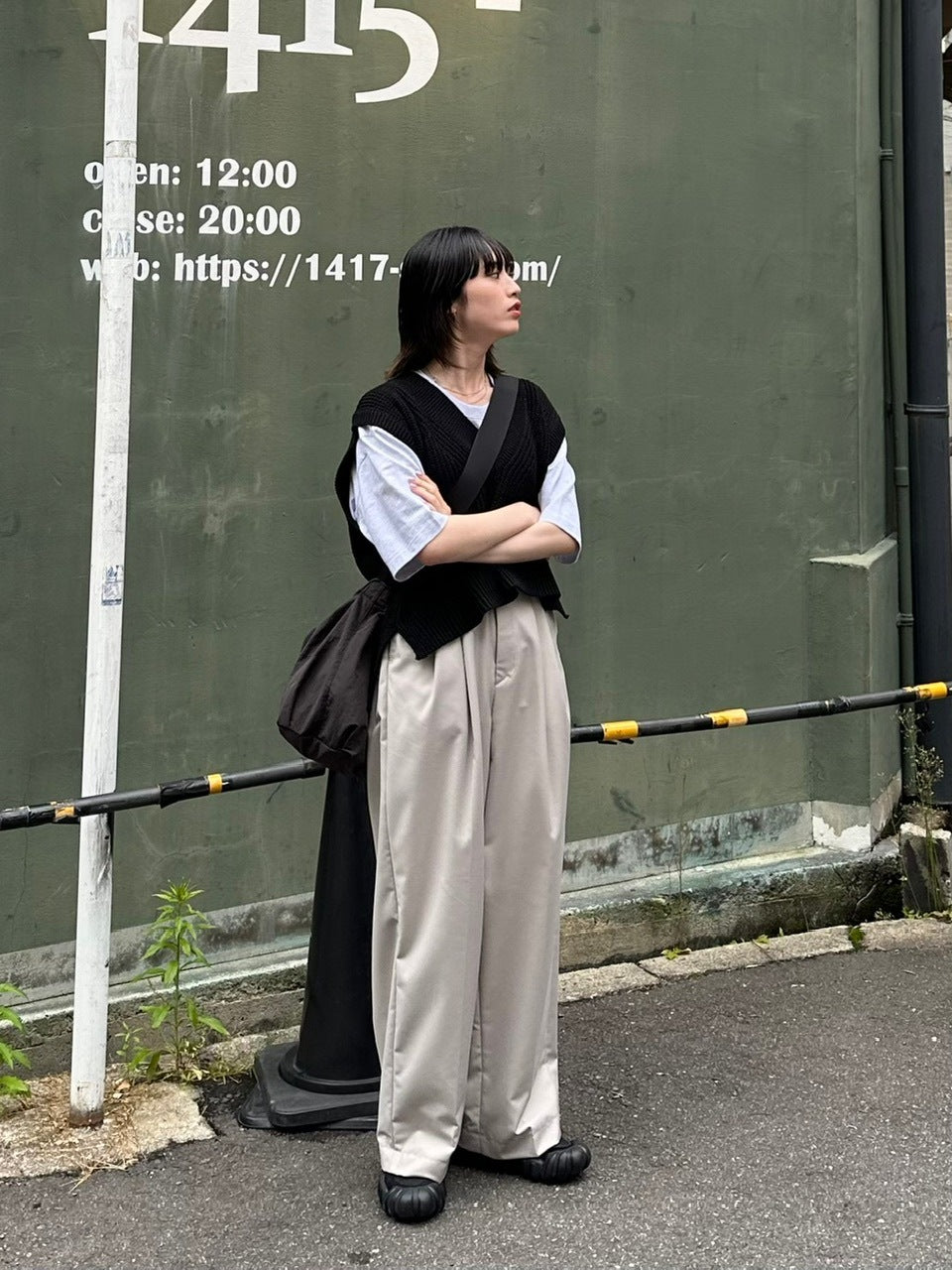 大阪店WEB限定受注制【Chikashitsu +】cropped box vest (2color)