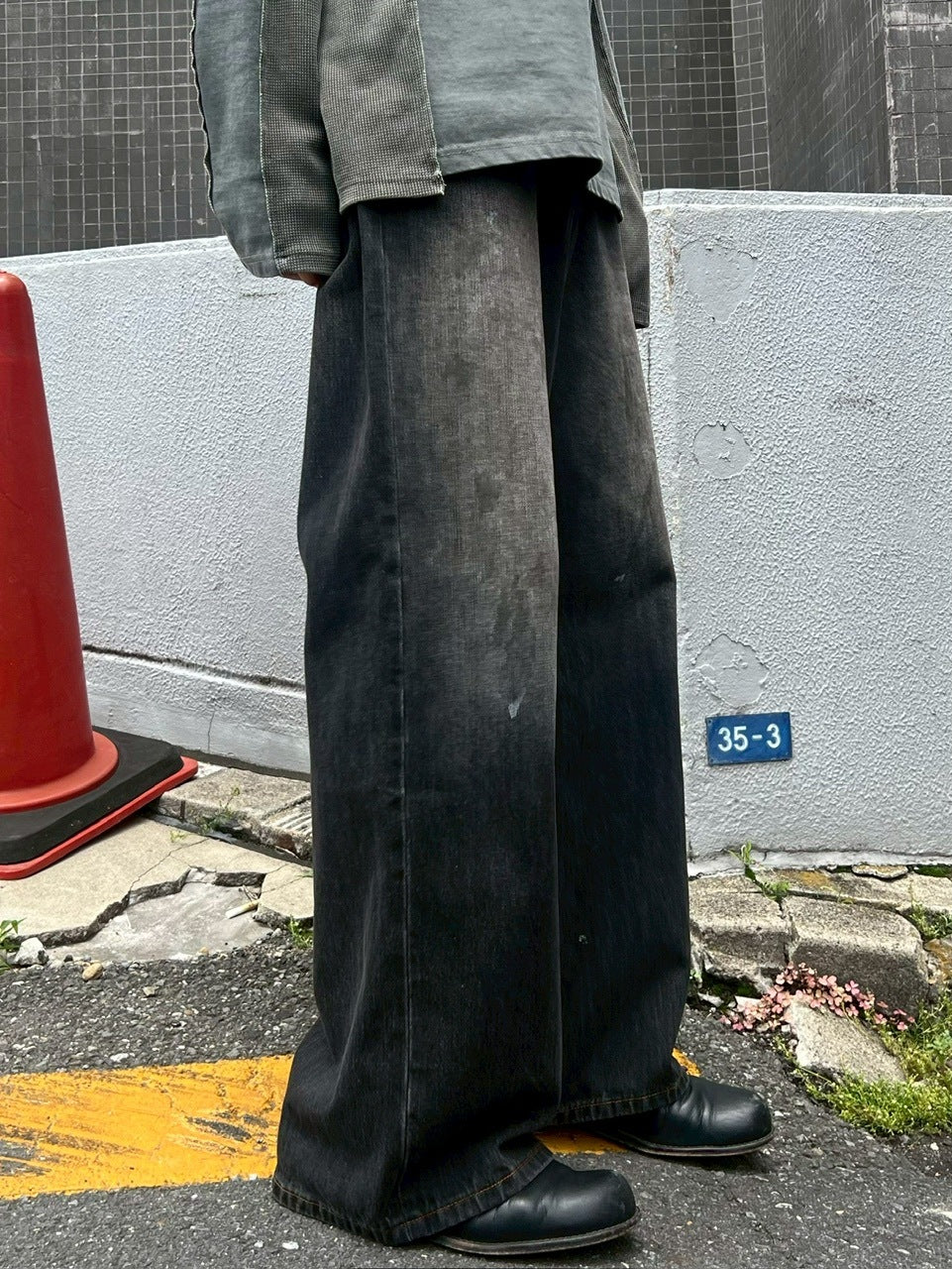 【Chikashitsu +】dirty wash semi wide denim (2color) / 【チカシツプラス】ダーティーウォッシングセミワイドデニムパンツ