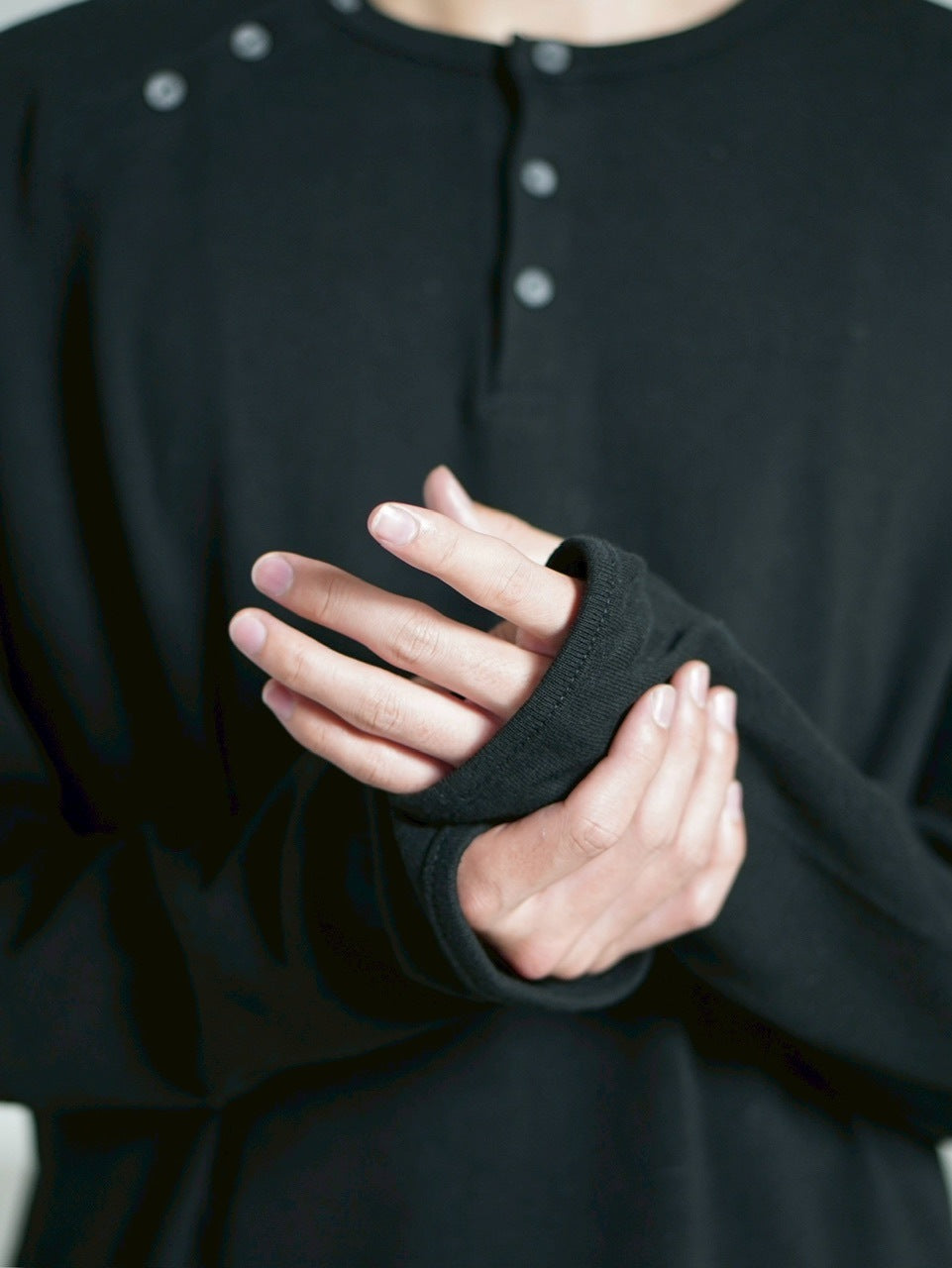 受注制【Chikashitsu +】double button henry neck long sleeve tee / 【チカシツプラス】ダブルボタンヘンリーネック長袖Tシャツ (4color)