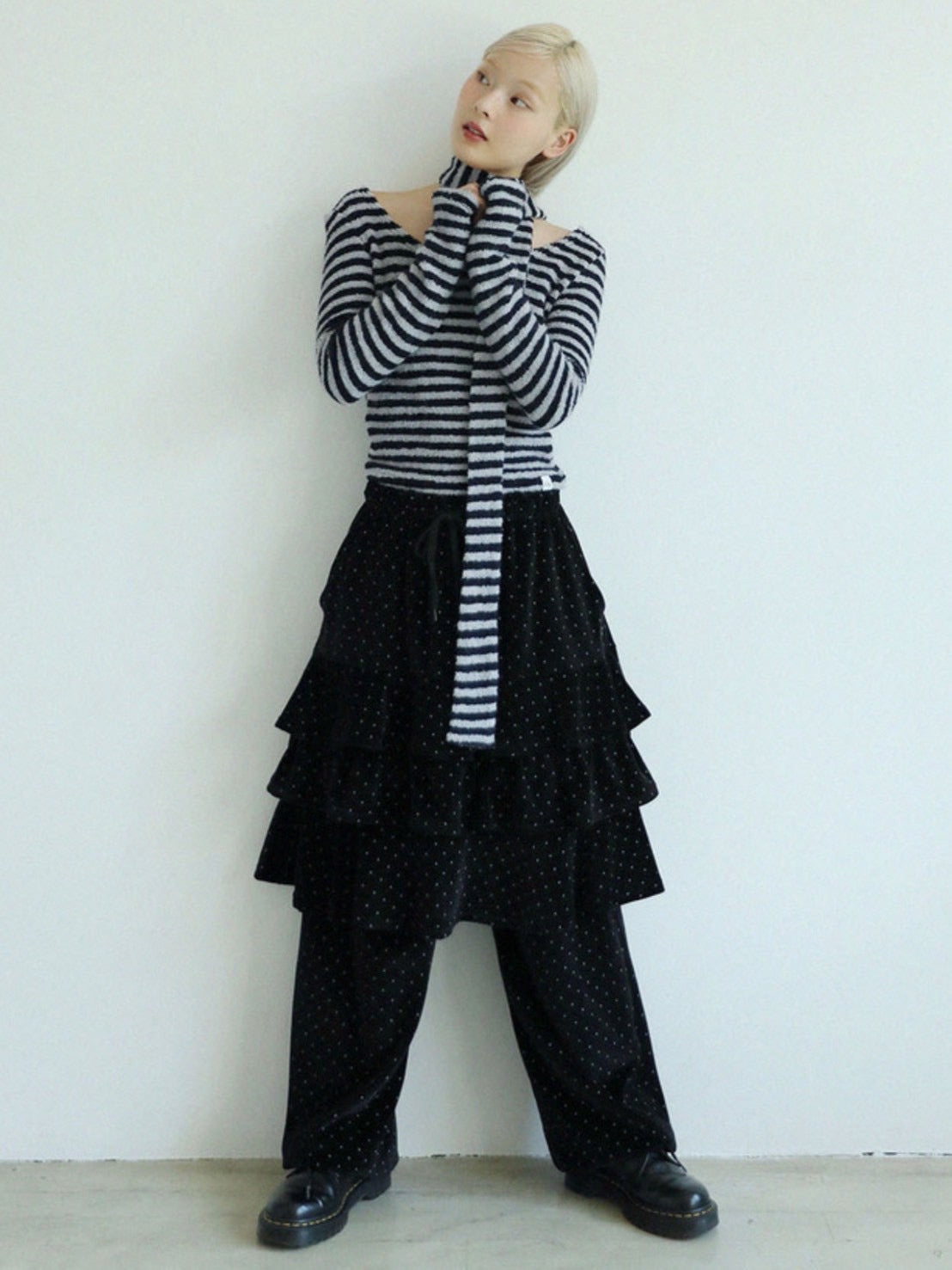 12/21 20:00 再販【Uglyshadow】SCARF ROUND T-SHIRT