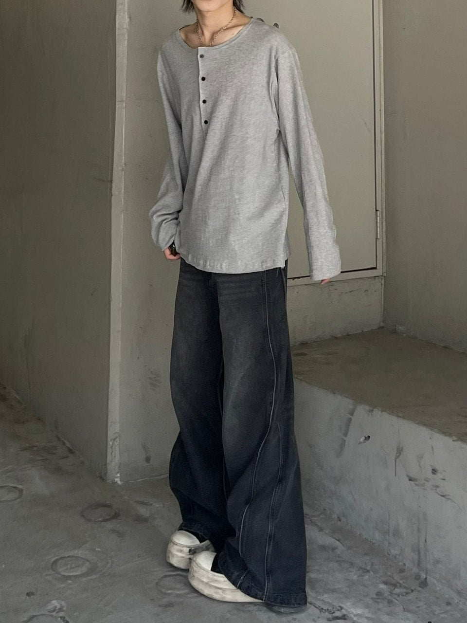 【Chikashitsu +】side wave design denim pants (BLACK)