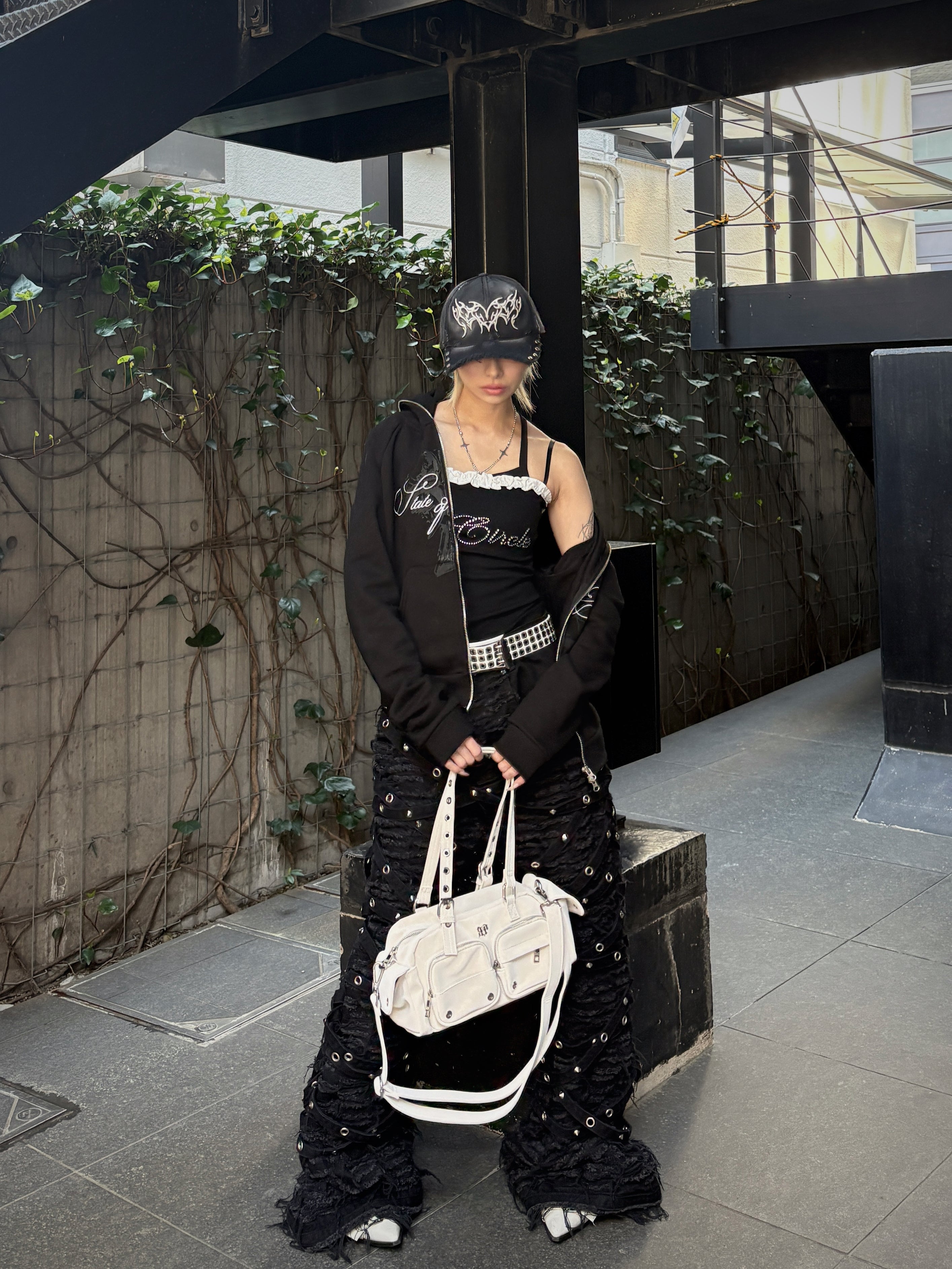 国際配送【Never mind the XU】rhinestone race camisole – PRESSING