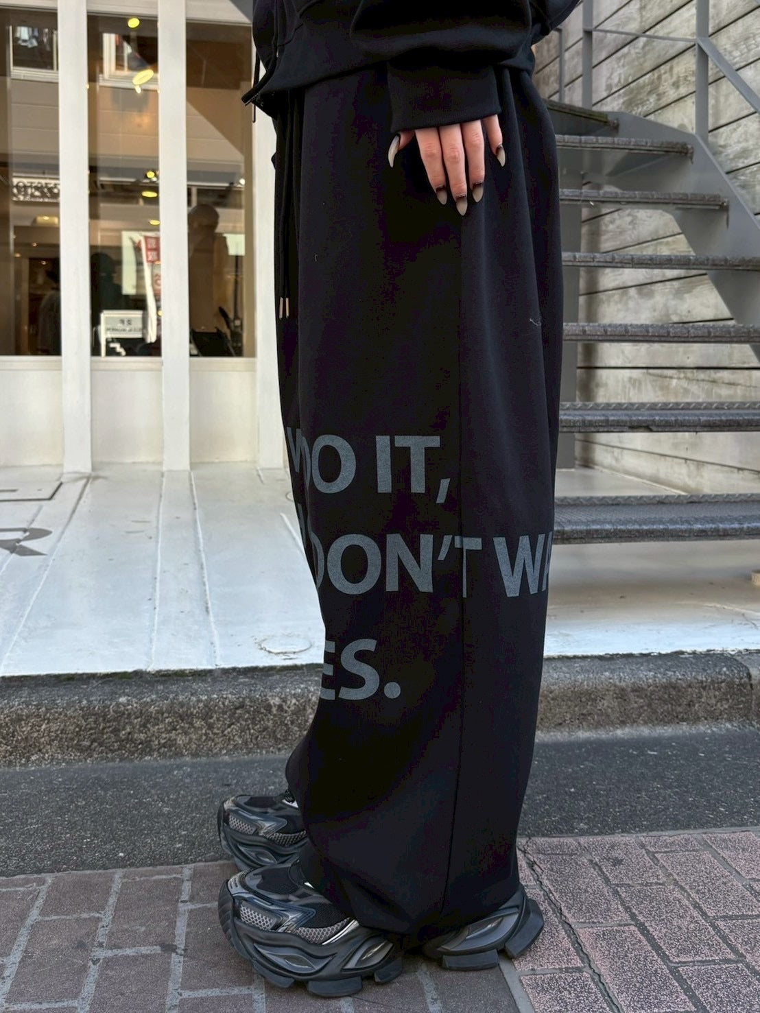 受注制【nmtc +】lettering wide sweat pants / 【エヌエムティーシープラス】レタリングスウェットパンツ (2color)