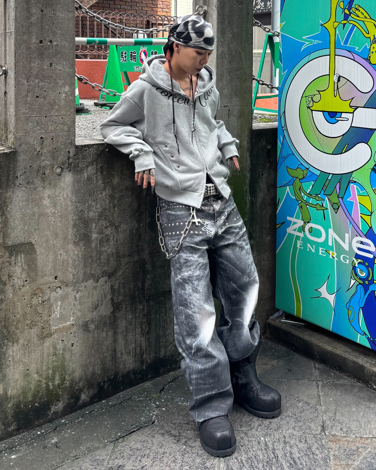 受注制【Never mind the XU】SCRIPT EYELET ZIP HOODIE (3color)