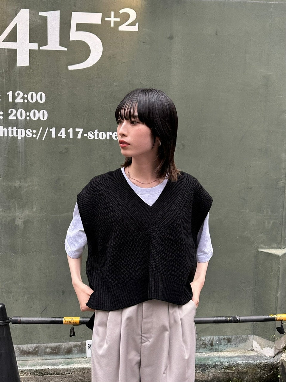 大阪店WEB限定受注制【Chikashitsu +】cropped box vest (2color)