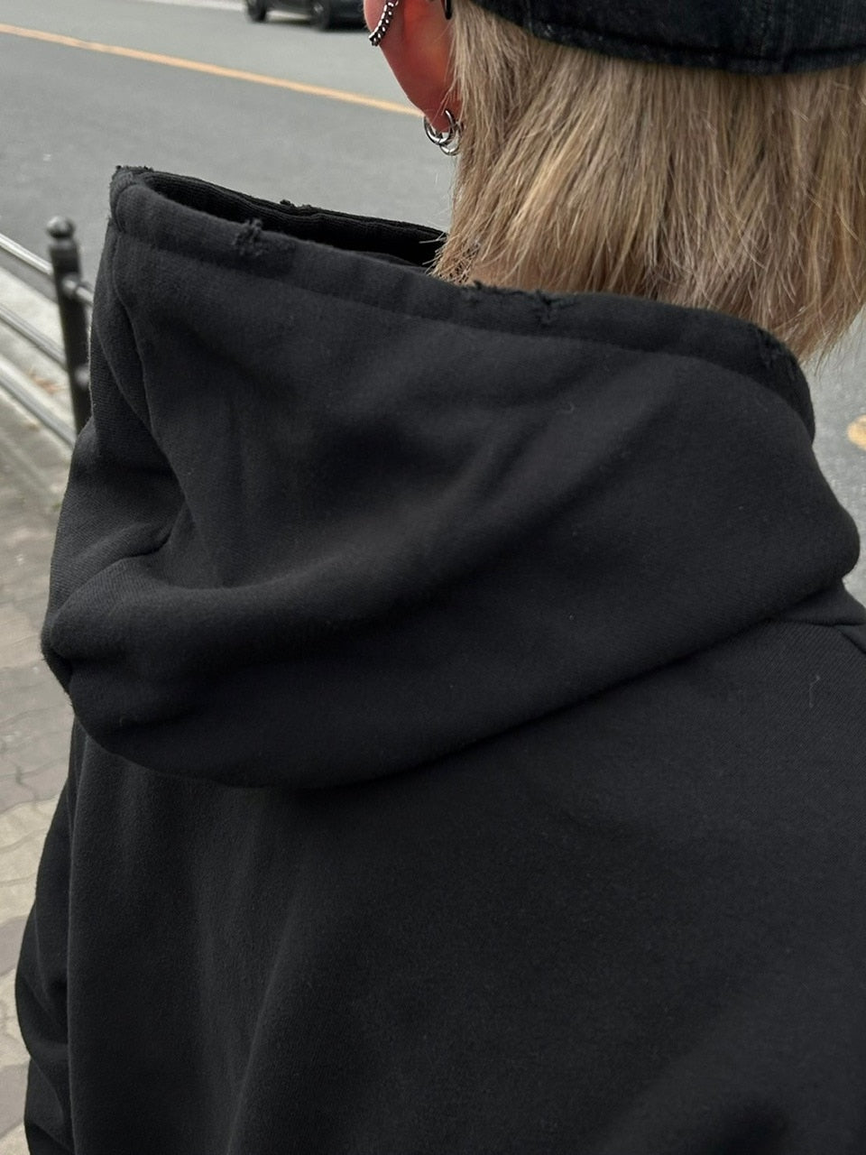 大阪店WEB限定【Chikashitsu +】damage arm warmer hoodie (3color)