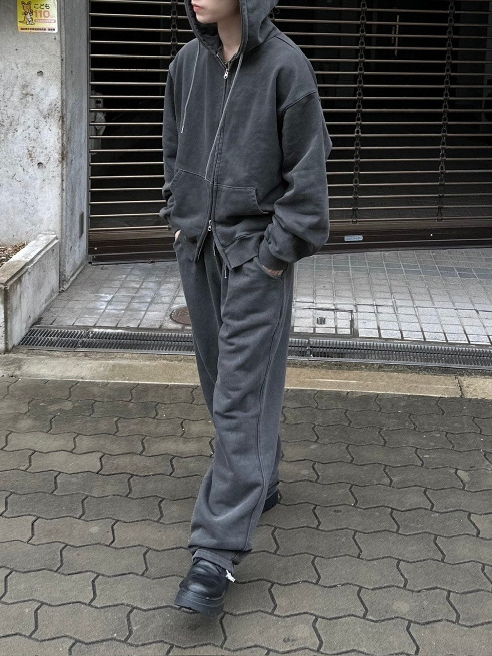 受注制【Chikashitsu +】unisex semi cropped pigment wash hoodie (4color)