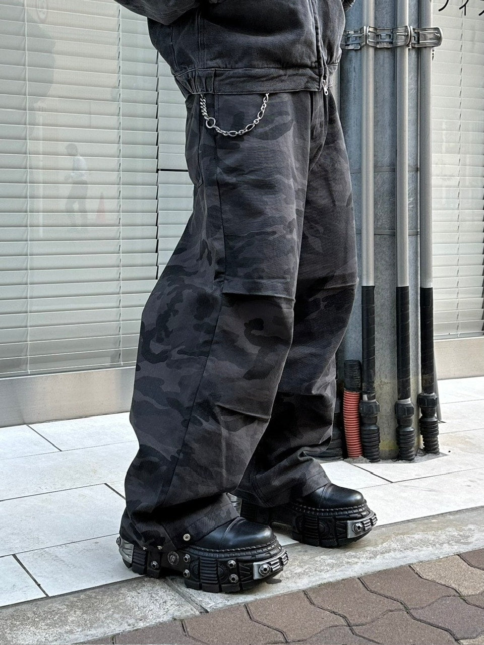 受注制【Chikashitsu +】snap button camouflage pants (2color) / 【チカシツプラス】スナップボタンカモフラージュワイドデニムパンツ