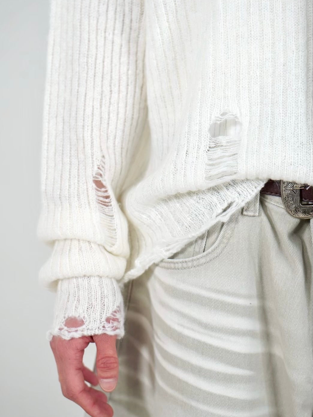 【Chikashitsu +】damage reverse v neck knit (3color)