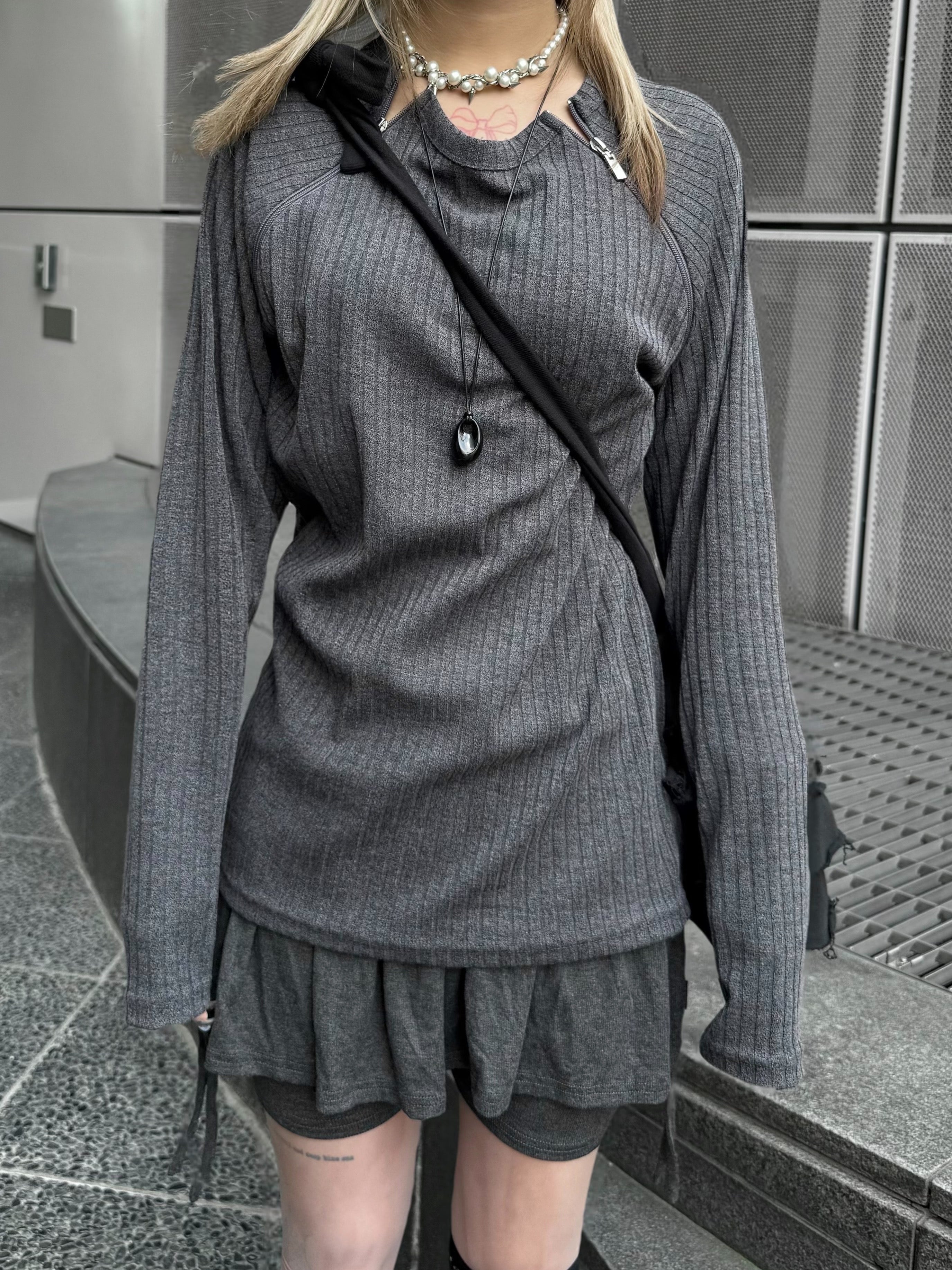 4/25 20:00発売 受注制【nmtc+】neck zip long sleeve (2color)