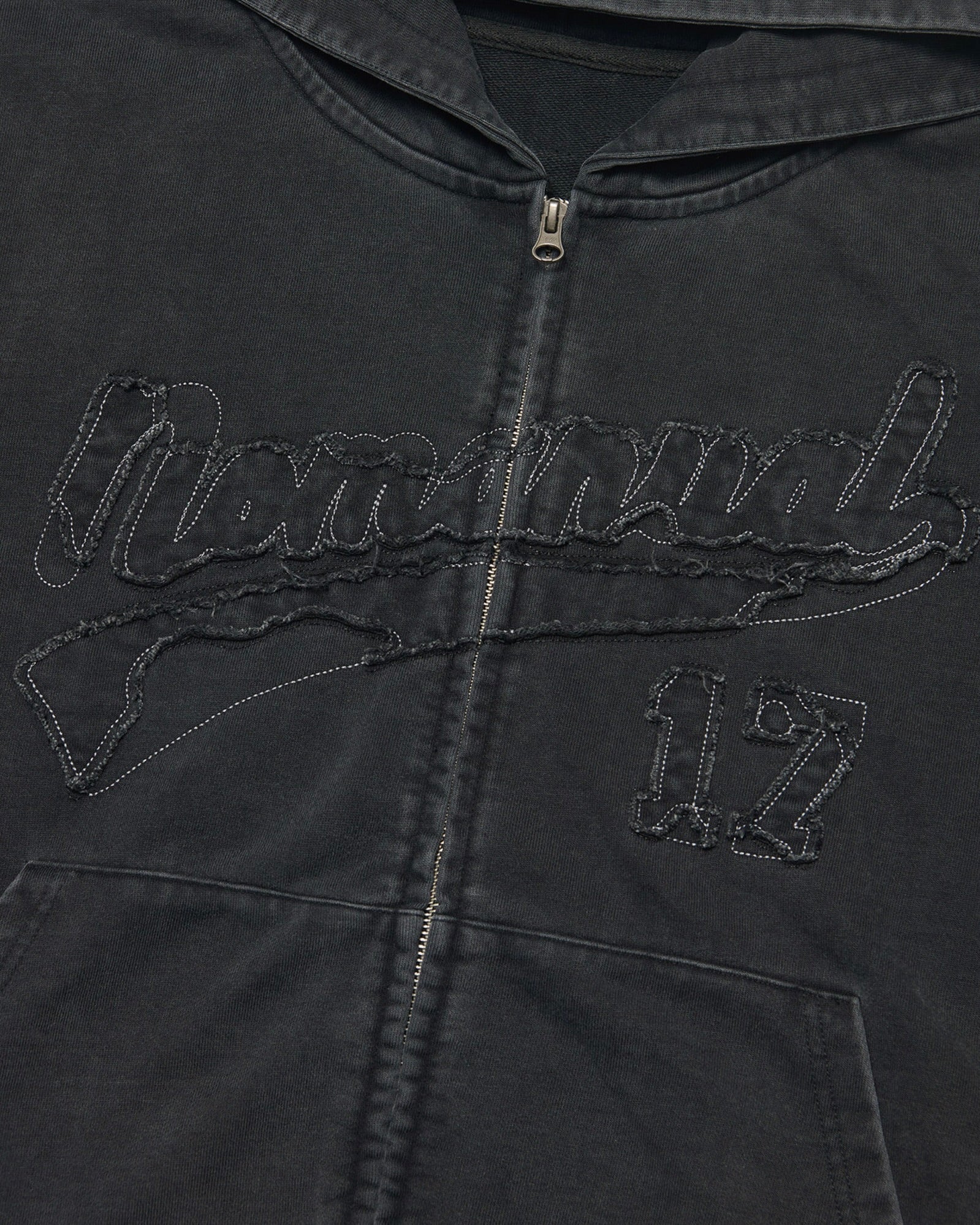 【NOMANUAL】APPLIQUE HOODED ZIP-UP