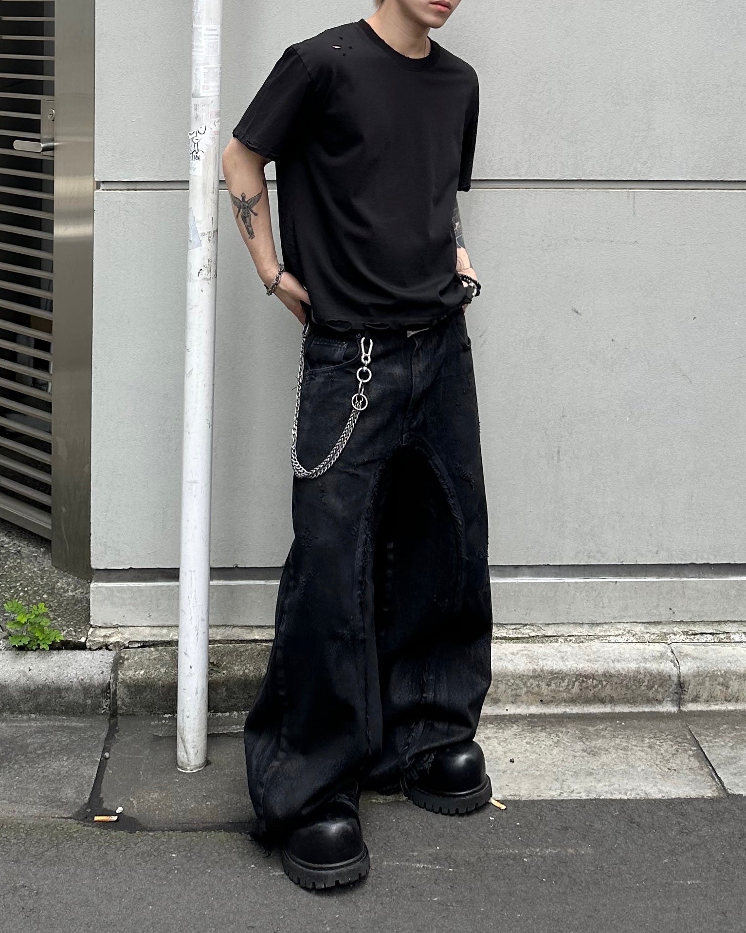 大阪店WEB限定受注制【Chikashitsu +】grunge damage crop t-shirt (3color)