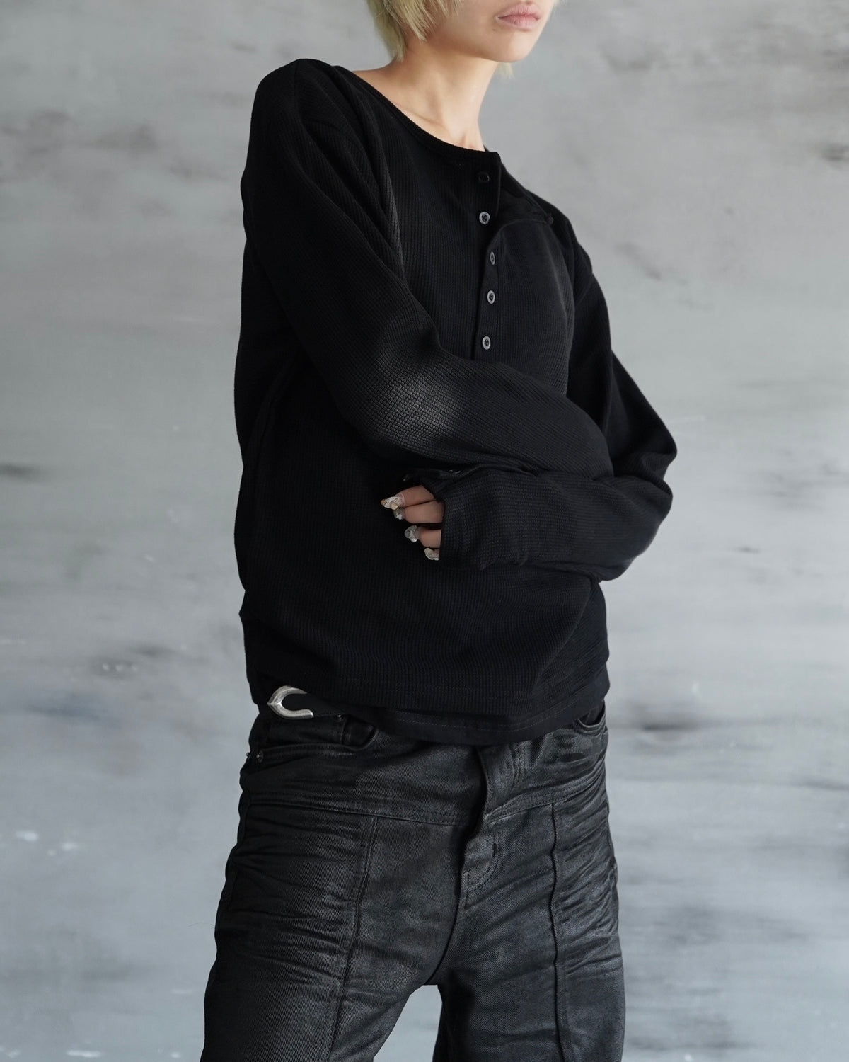 【CHIKASHITSU PLUS HIGH】Rust waffle layered henley neck tee(2color)