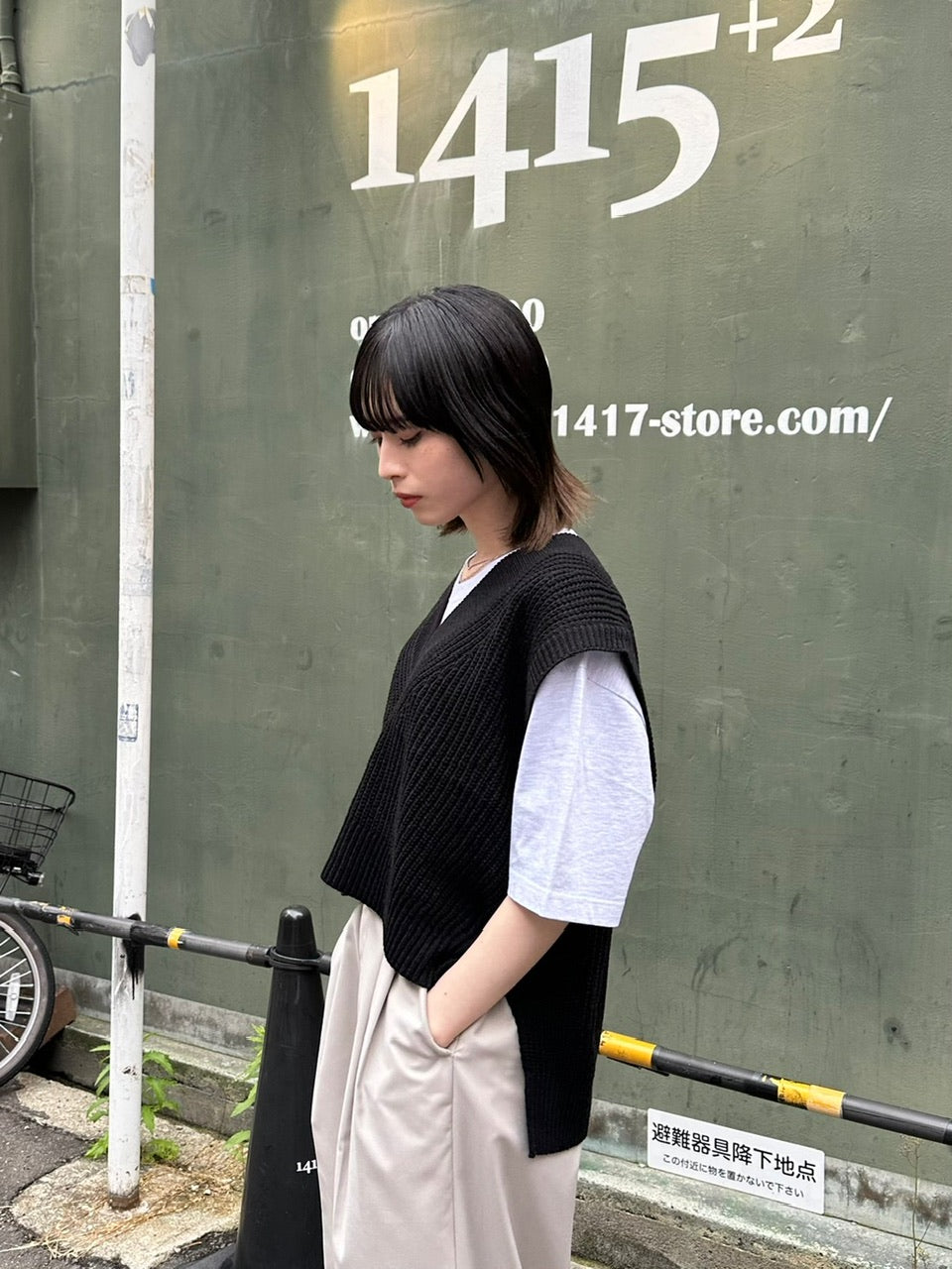 大阪店WEB限定受注制【Chikashitsu +】cropped box vest (2color)