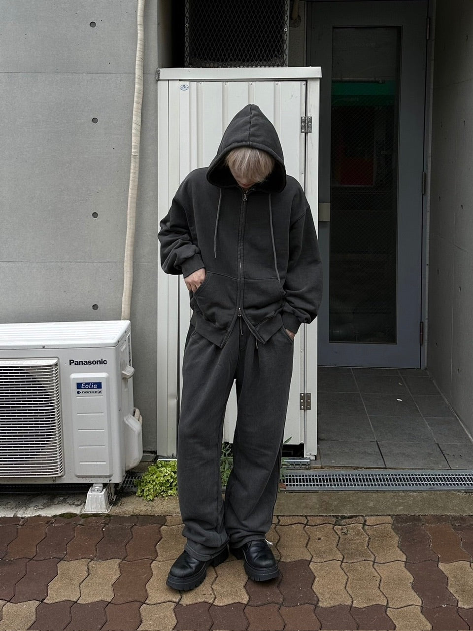 受注制【Chikashitsu +】unisex semi cropped pigment wash hoodie (4color)