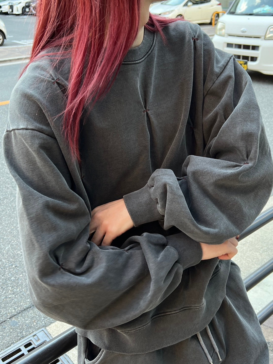 受注制【Chikashitsu +】stitch design sweat (3color)