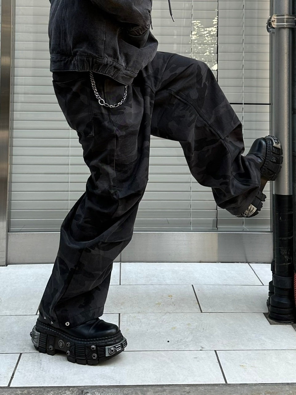 受注制【Chikashitsu +】snap button camouflage pants (2color) / 【チカシツプラス】スナップボタンカモフラージュワイドデニムパンツ