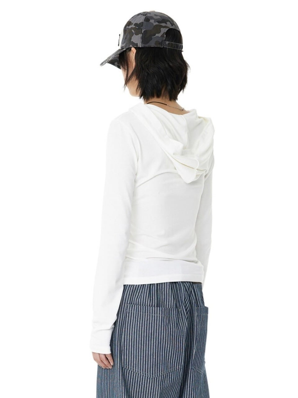 【AAKAM】Studded Leaf Hooded Long Sleeve