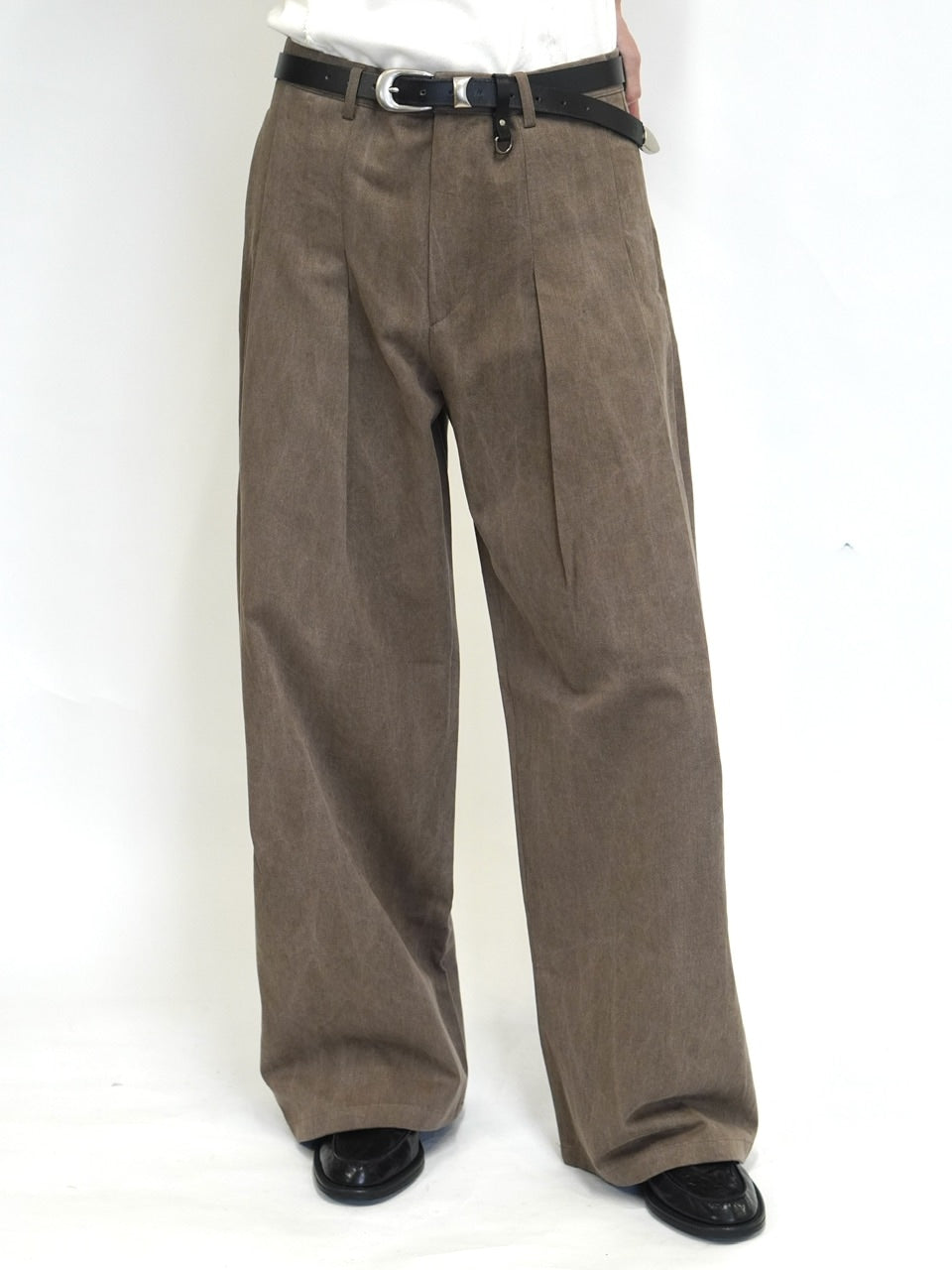 東京店WEB限定受注制【Chikashitsu +】deep tuck cotton wide slacks (3color)
