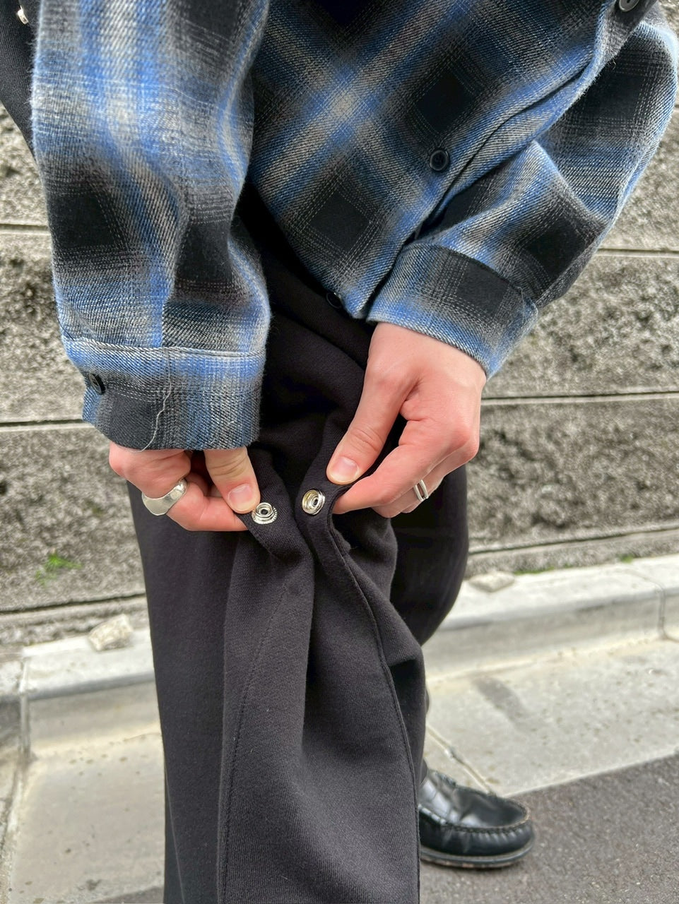 受注制【Chikashitsu +】side snap button sweat pants (2color)