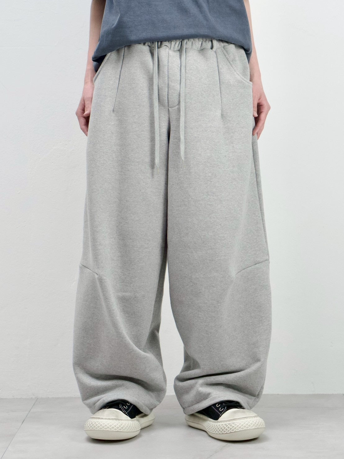 【Chikashitsu +】curved balloon sweat pants (2color)
