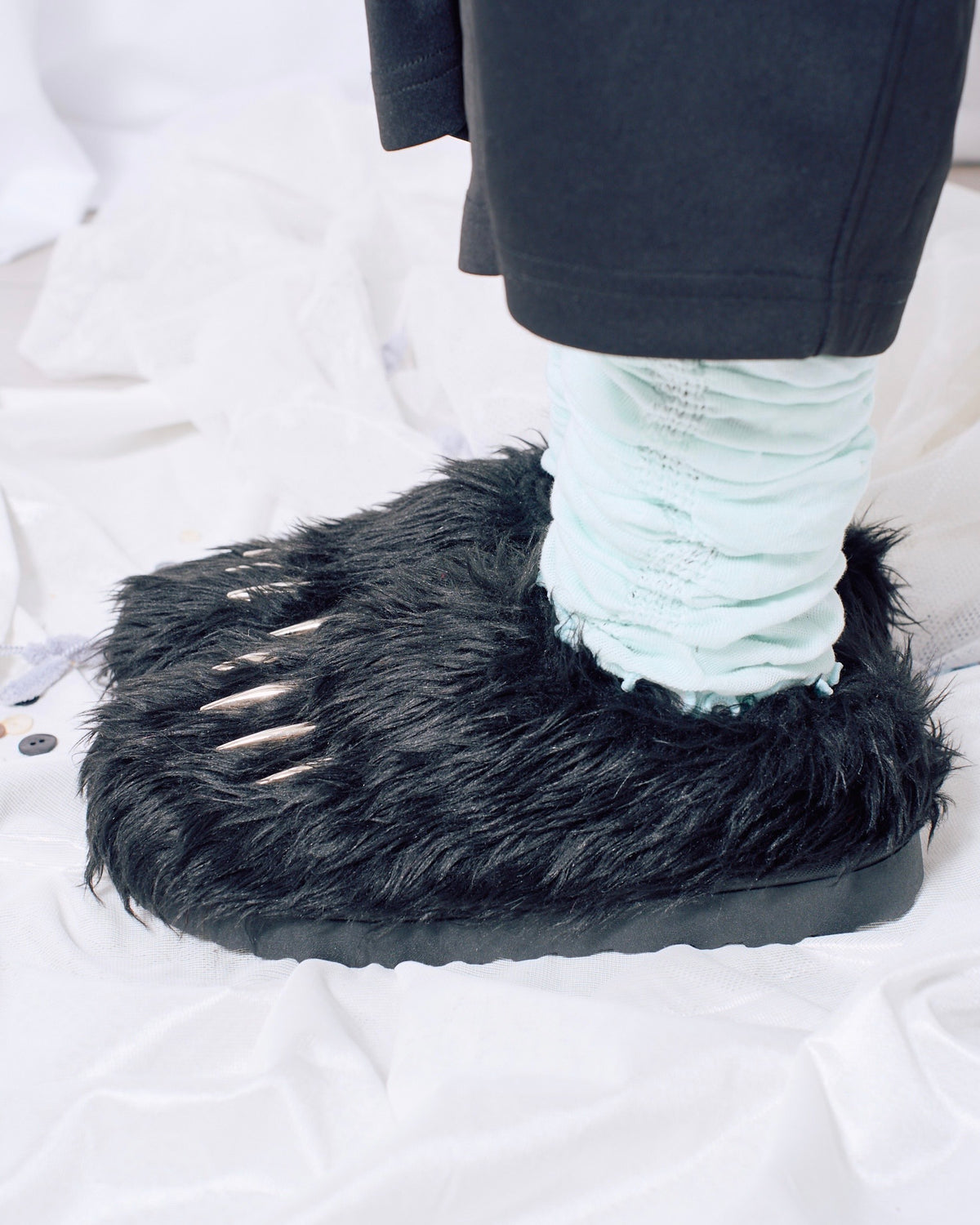 9/18 20:00 発売
国際配送【Nerd out XU】Kumasan Fur Slippers