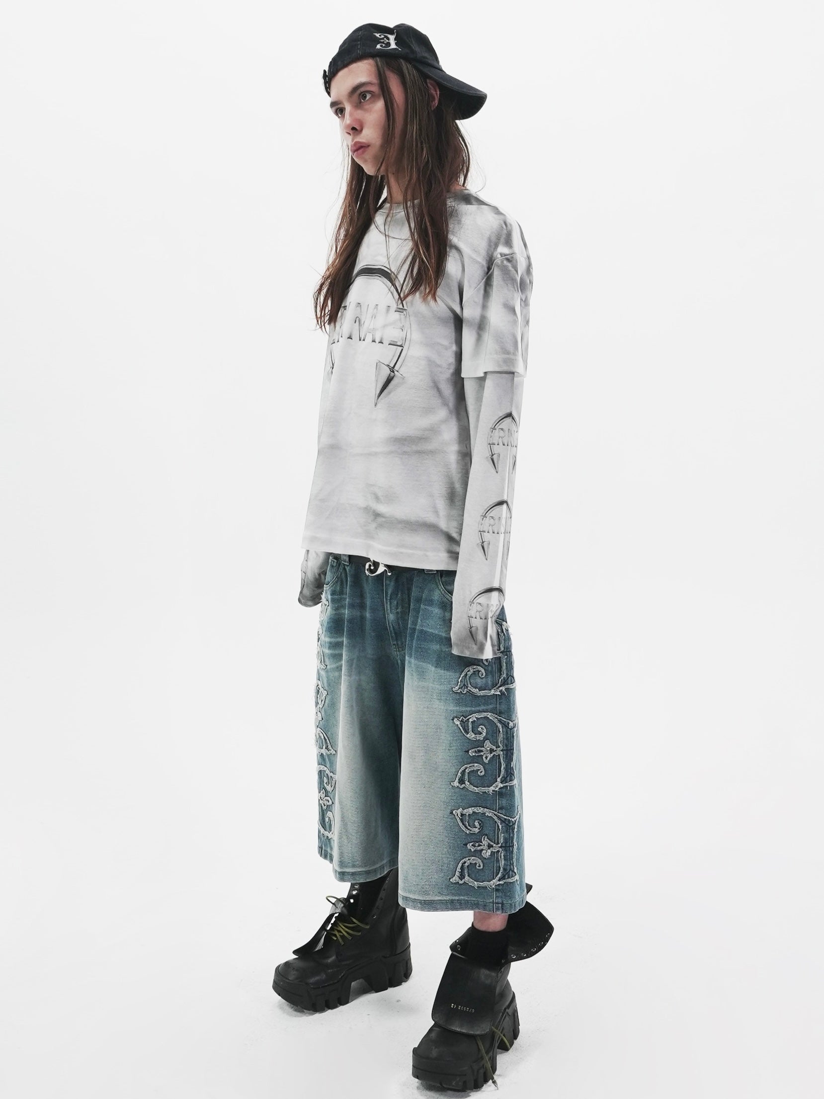 【E RIN AI E】PIERCED RUST DOUBLE LONG SLEEVE T