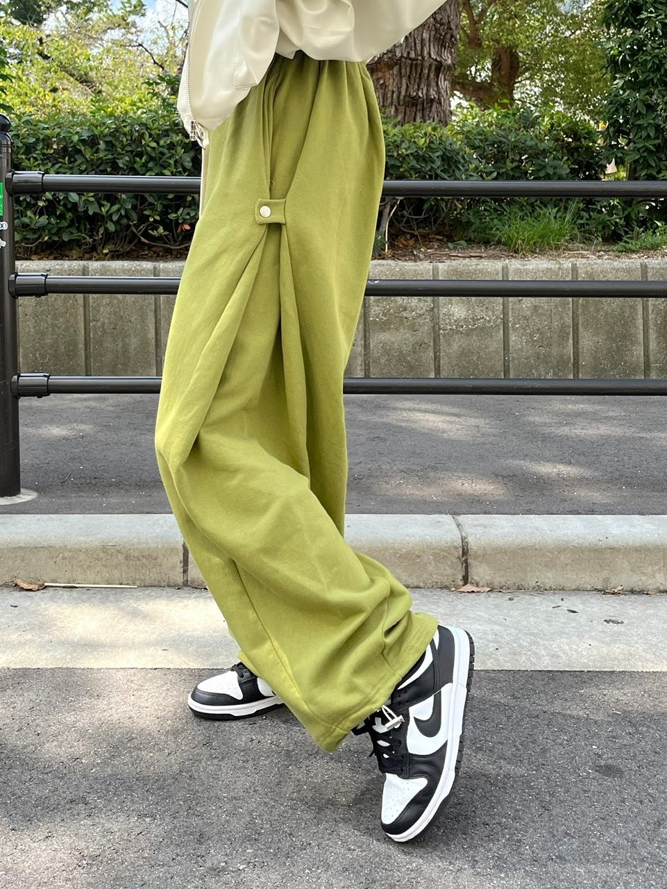 【Chikashitsu +】side button balloon sweat pants (3color)