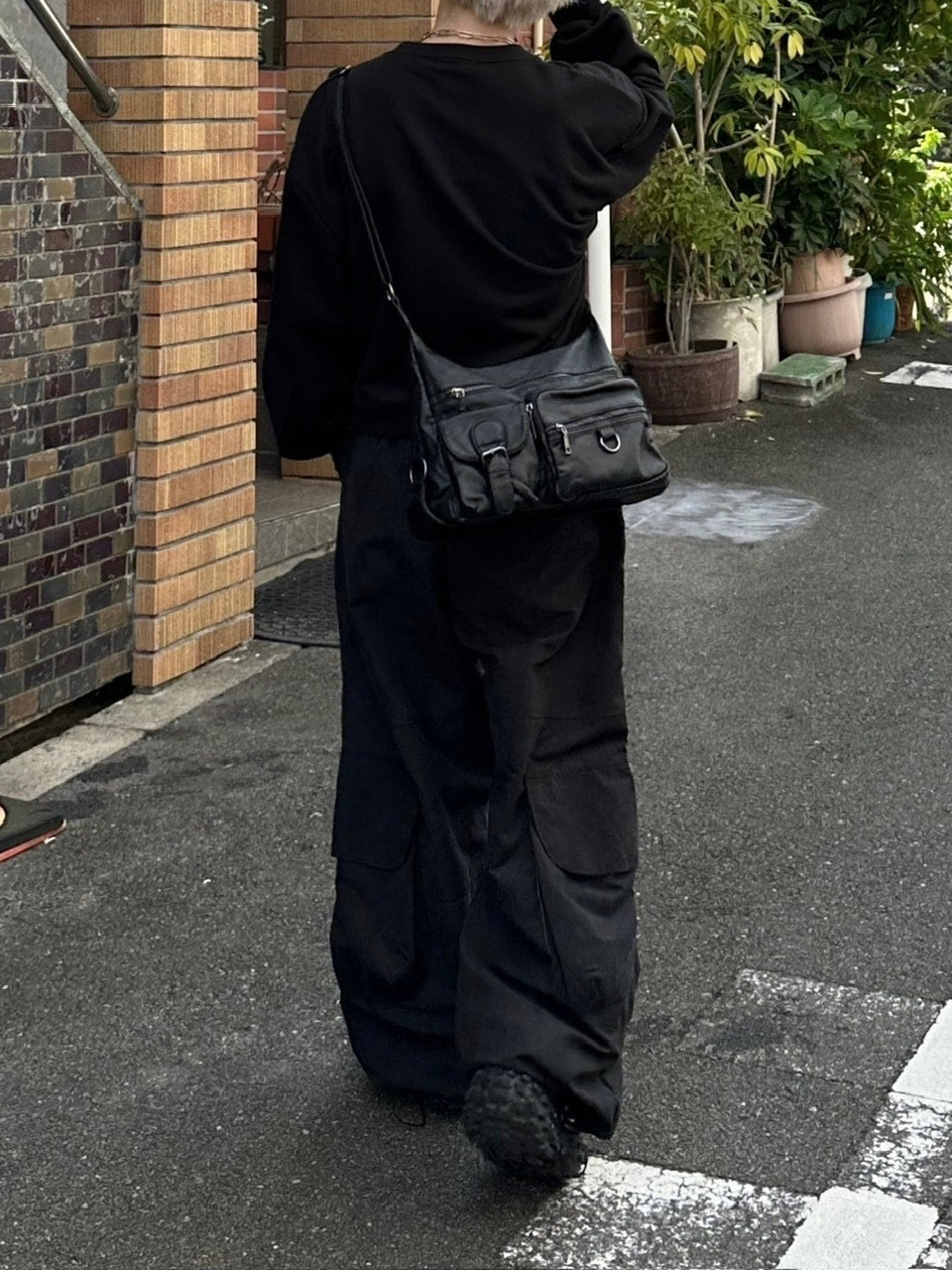 受注制【Chikashitsu +】unisex cropped balloon sweat (3color