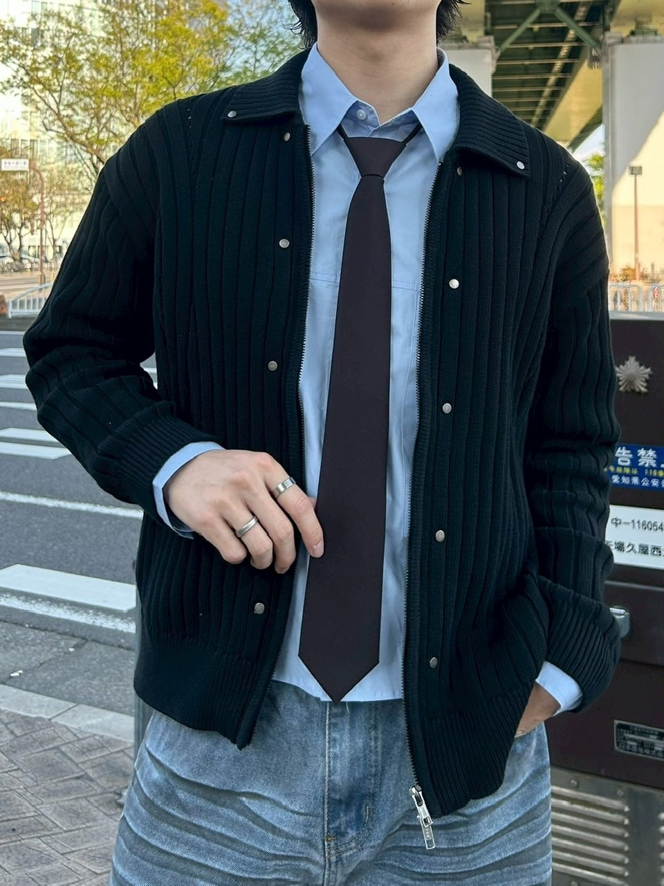 【Chikashitsu +】rivet zip up knit (2color)