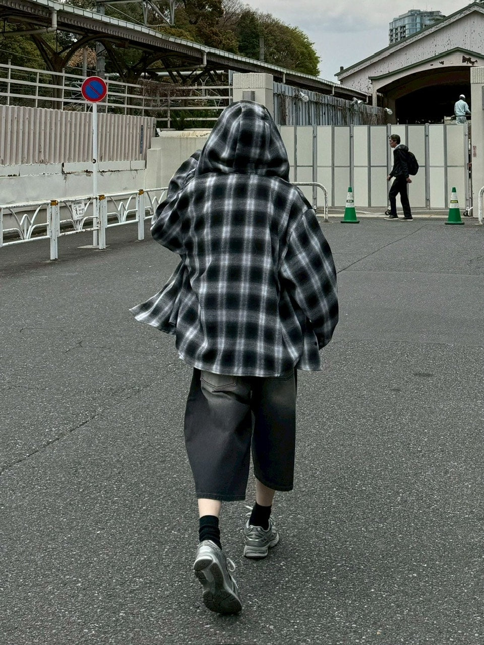 受注制【Chikashitsu +】8-length bermuda denim pants (2color) / 【チカシツプラス】8分丈バミューダハーフデニムパンツ