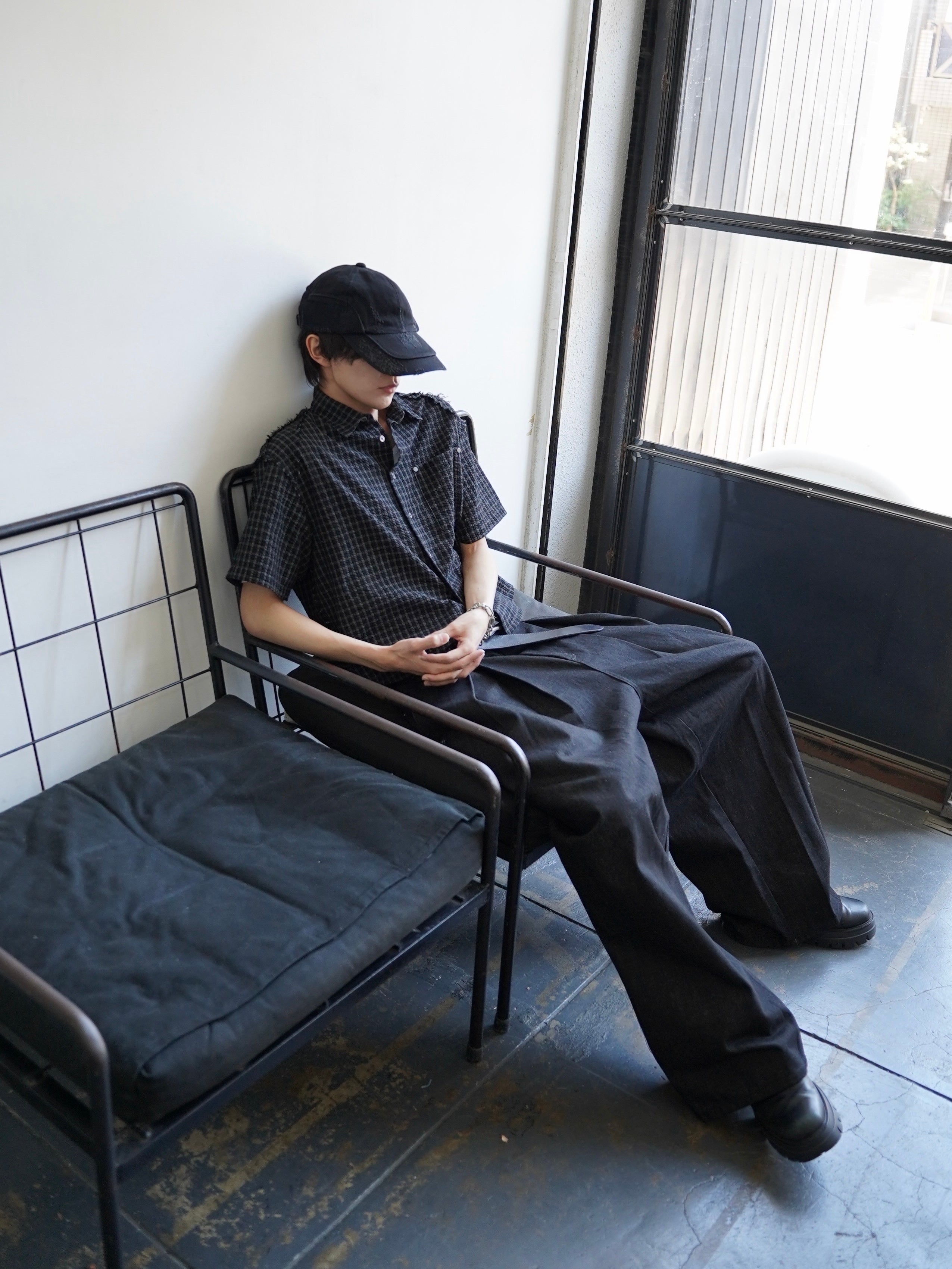 5/23 20:00発売【CHIKASHITSU PLUS HIGH】Arch washed denim cap (wash black)