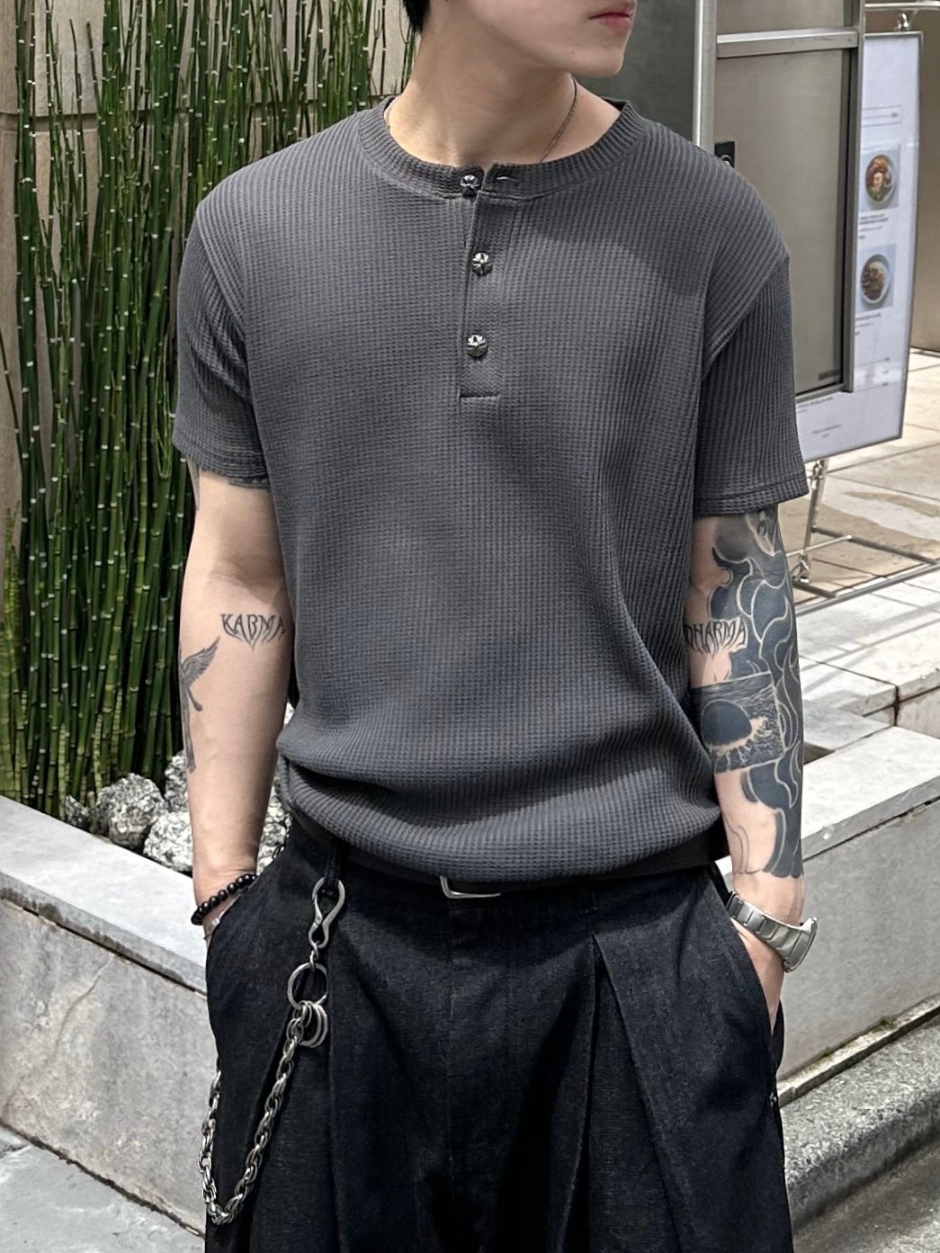 大阪店WEB限定受注制【Chikashitsu + 】button point henley neck t-shirt (3color)