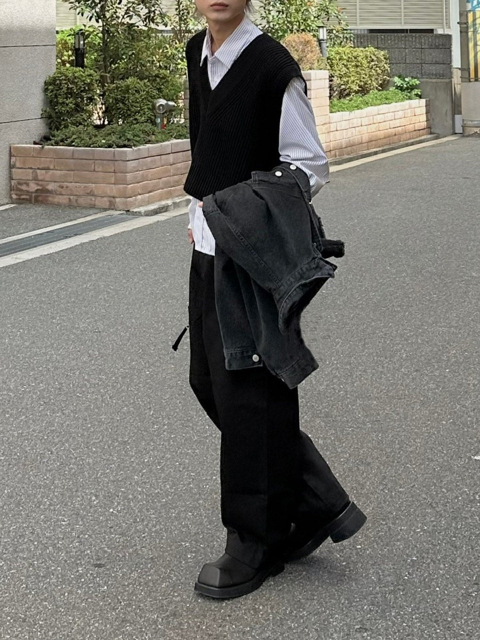 大阪店WEB限定受注制【Chikashitsu +】cropped box vest (2color)