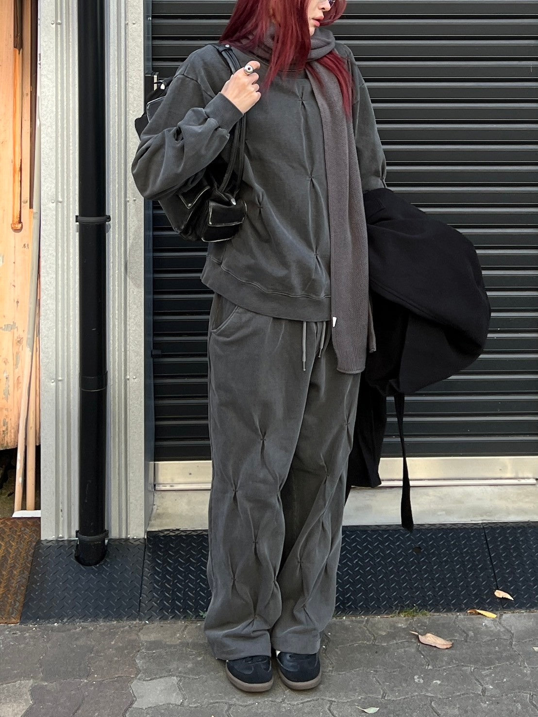 受注制【Chikashitsu +】stitch design sweat (3color)